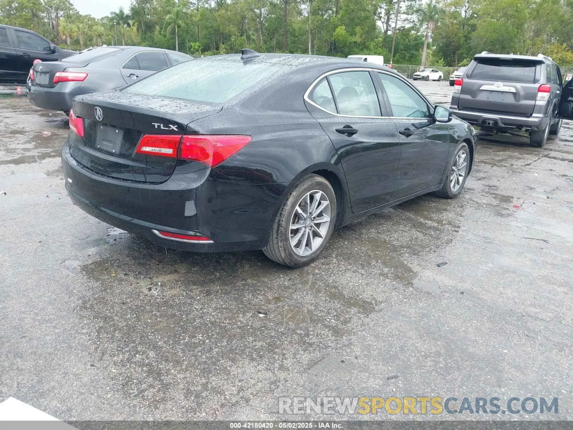 4 Photograph of a damaged car 19UUB1F33KA010488 ACURA TLX 2019
