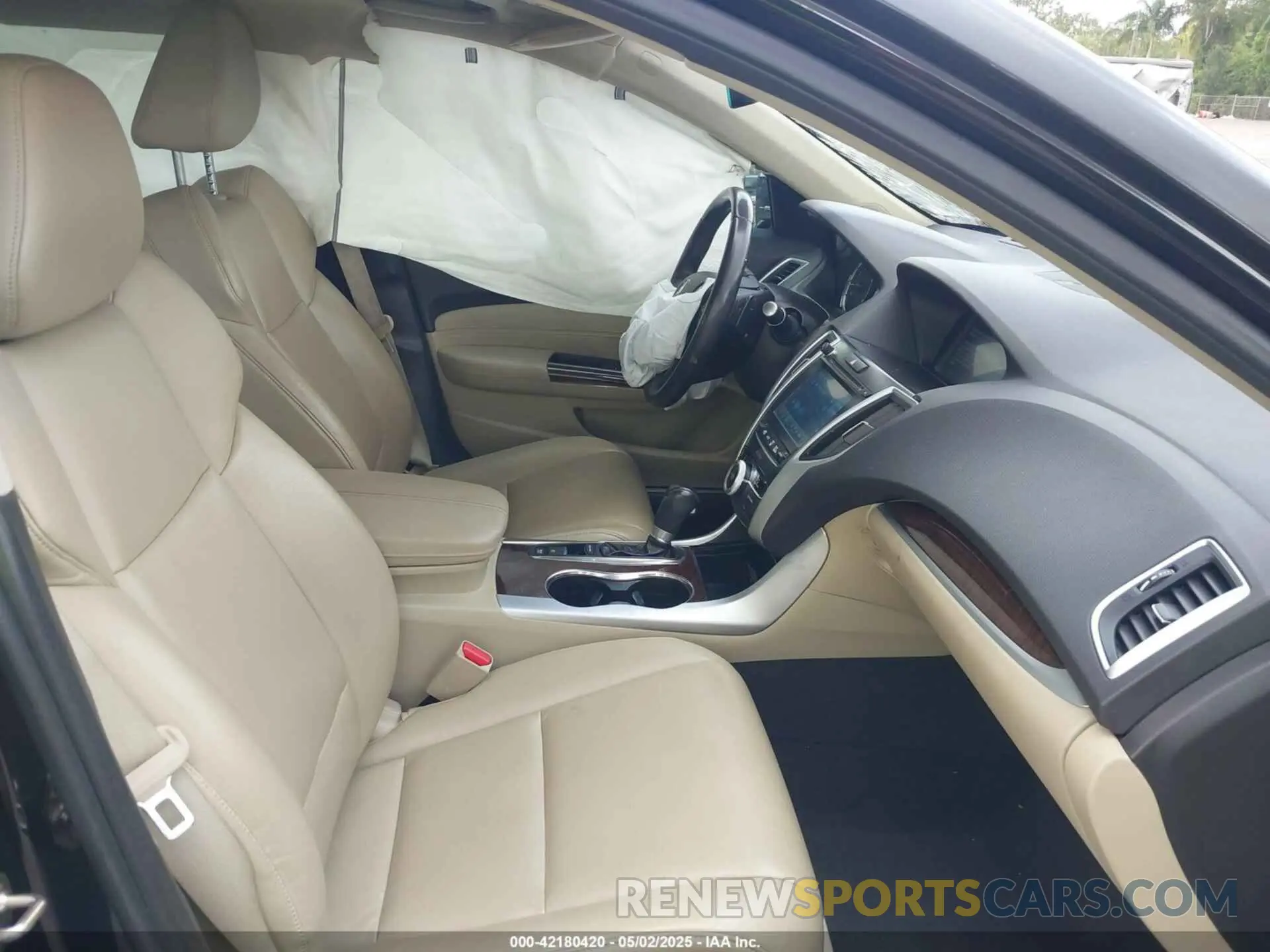 5 Photograph of a damaged car 19UUB1F33KA010488 ACURA TLX 2019