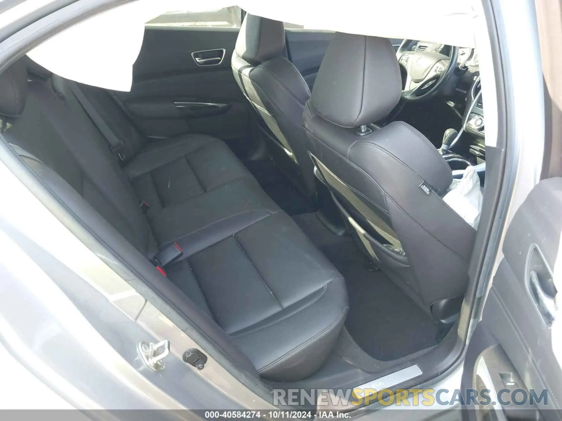 8 Photograph of a damaged car 19UUB1F3XKA009385 ACURA TLX 2019
