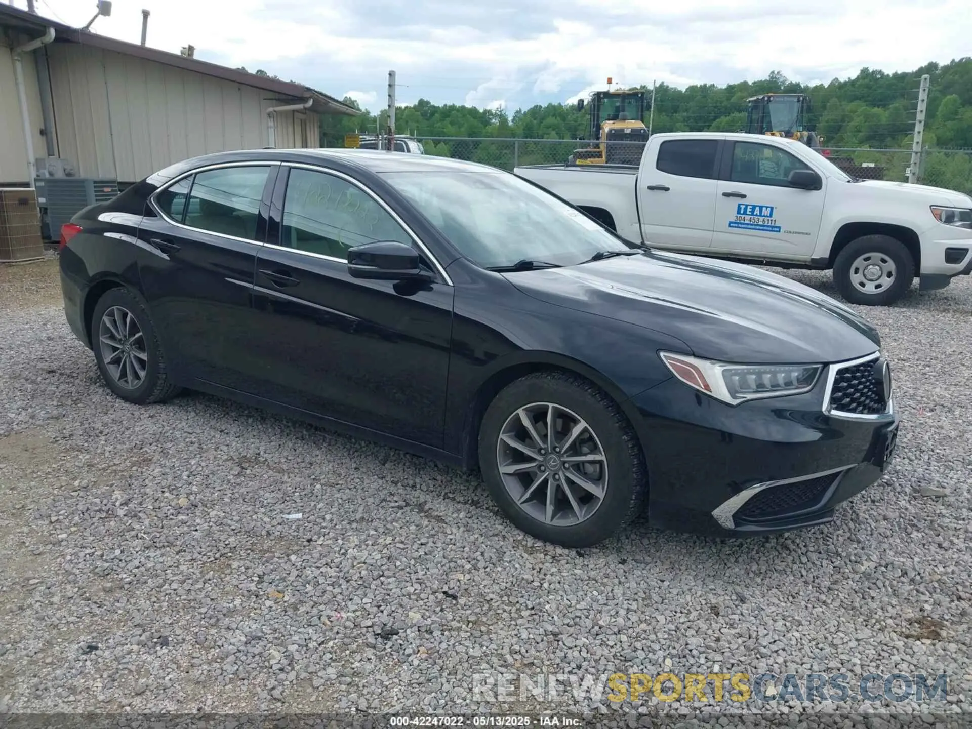 1 Фотография поврежденного автомобиля 19UUB1F53KA010492 ACURA TLX 2019