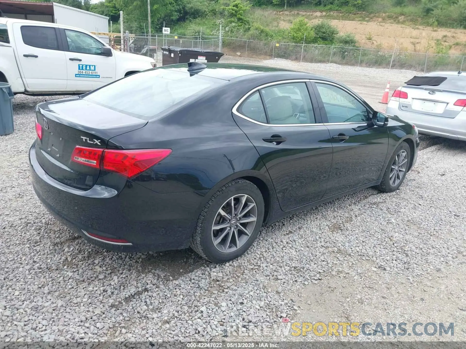 4 Фотография поврежденного автомобиля 19UUB1F53KA010492 ACURA TLX 2019