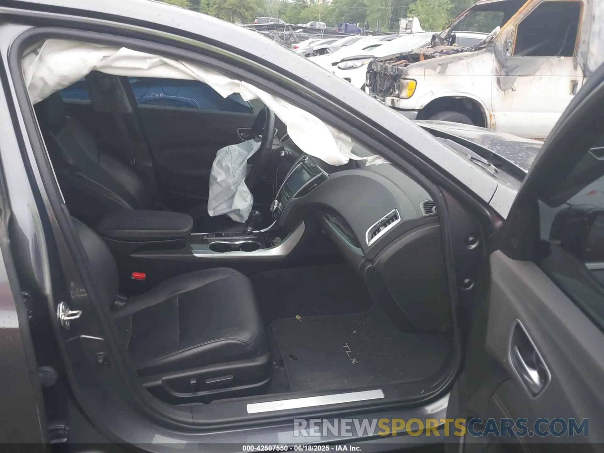 5 Photograph of a damaged car 19UUB1F54KA009075 ACURA TLX 2019