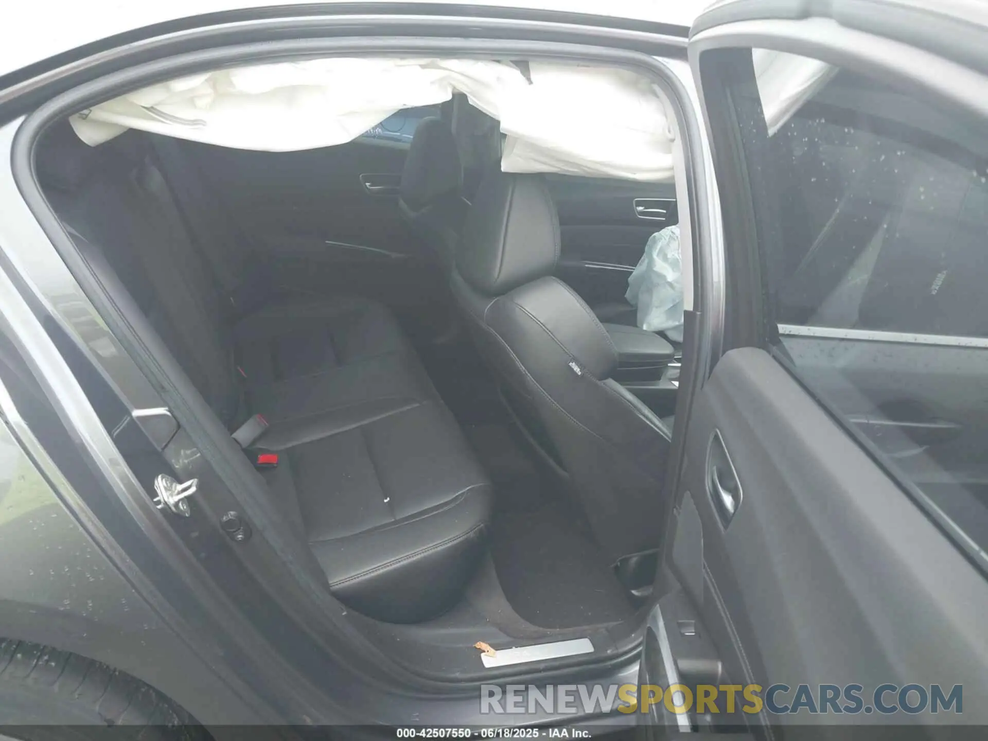 8 Photograph of a damaged car 19UUB1F54KA009075 ACURA TLX 2019