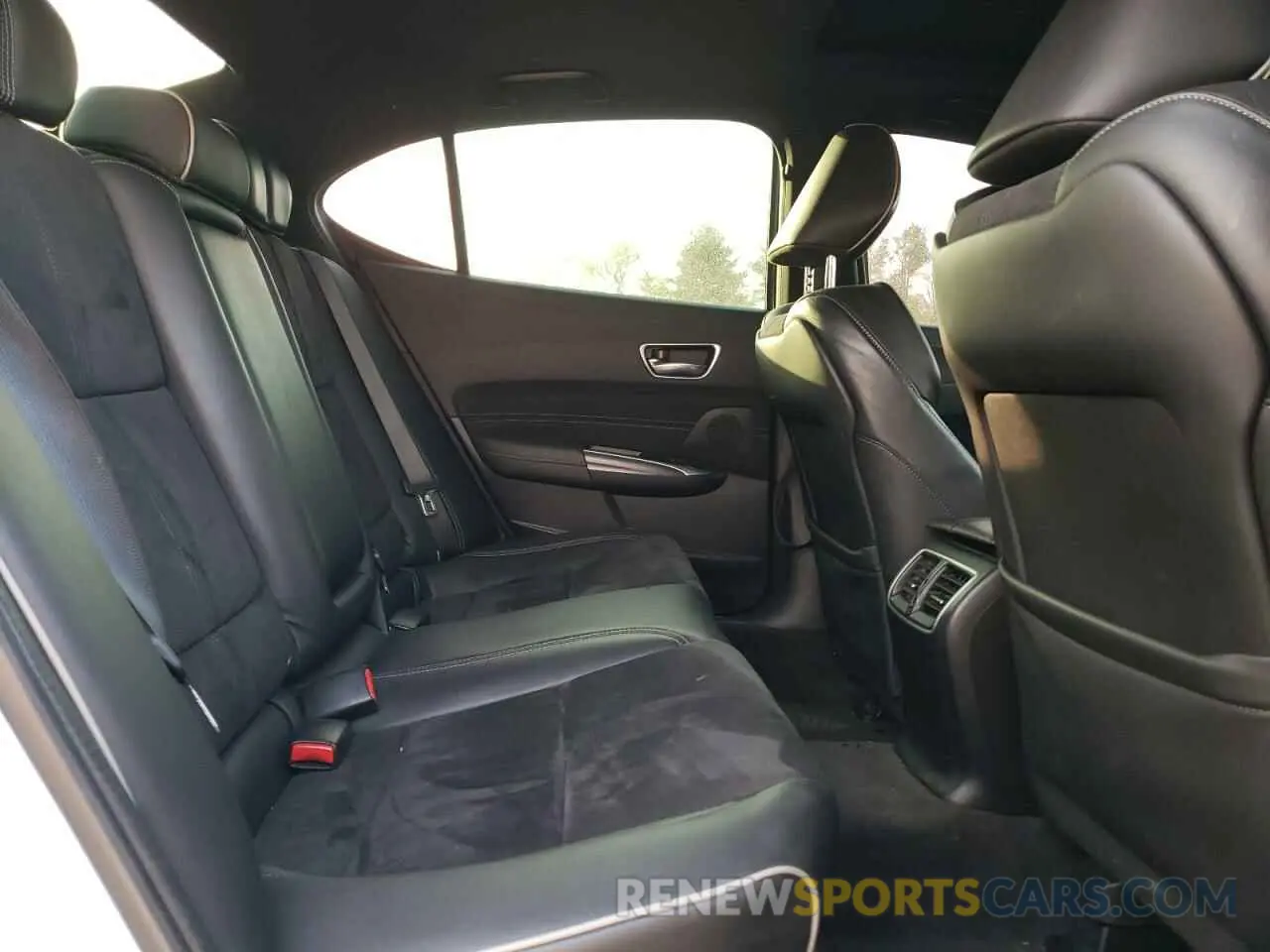 10 Photograph of a damaged car 19UUB1F63KA001901 ACURA TLX 2019
