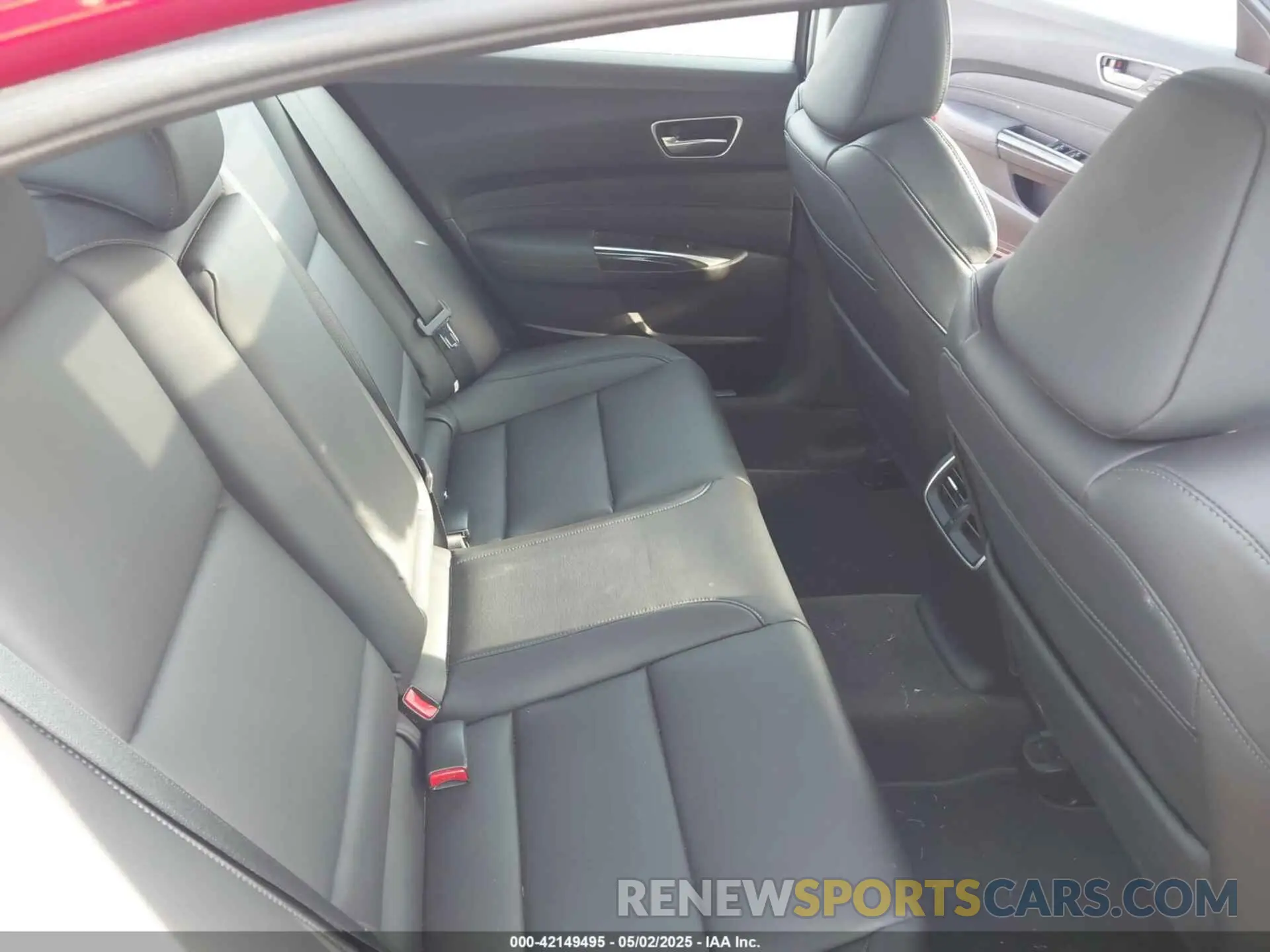 8 Photograph of a damaged car 19UUB2F37KA005185 ACURA TLX 2019