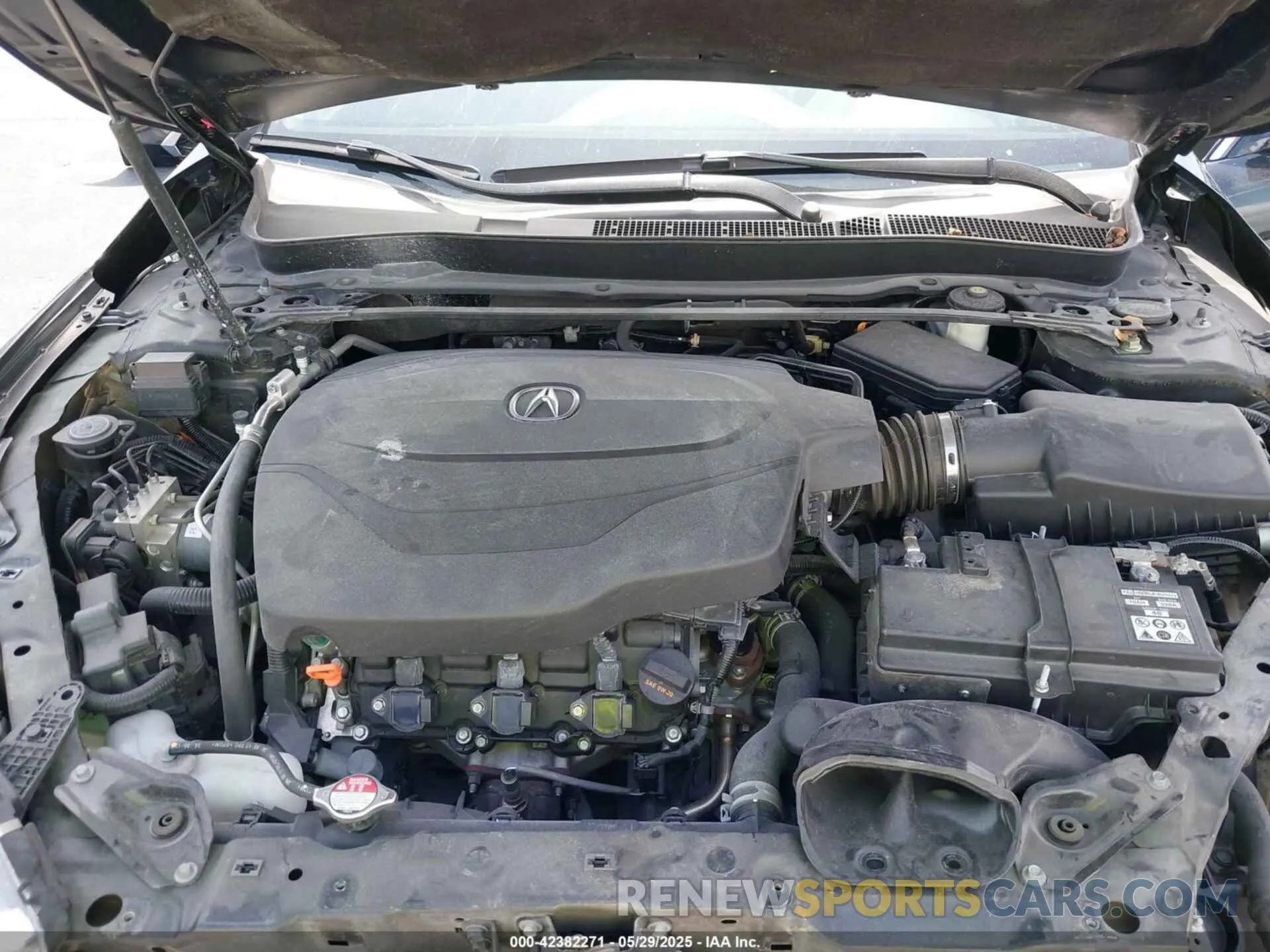 10 Фотография поврежденного автомобиля 19UUB2F43KA010490 ACURA TLX 2019