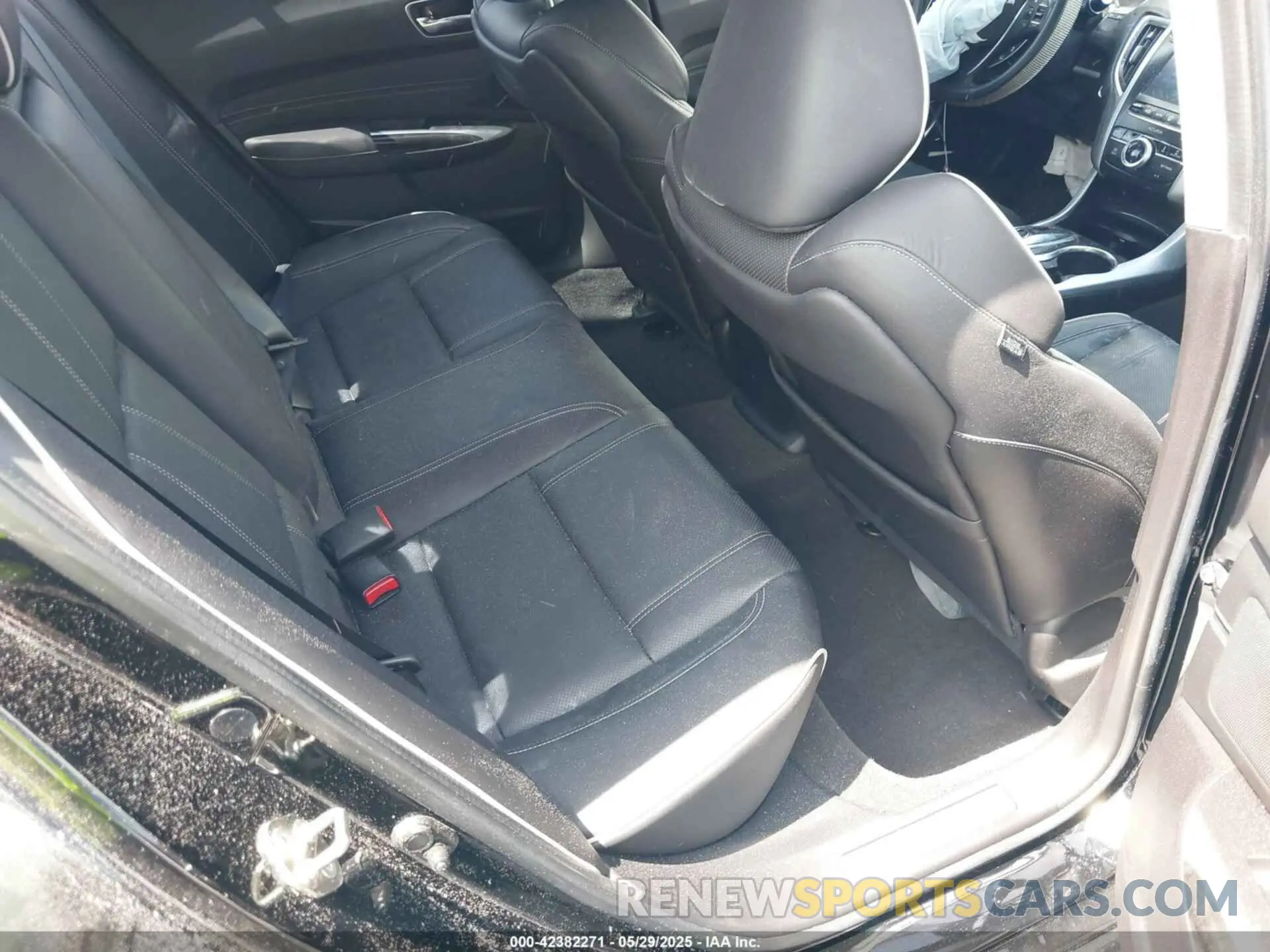 8 Фотография поврежденного автомобиля 19UUB2F43KA010490 ACURA TLX 2019