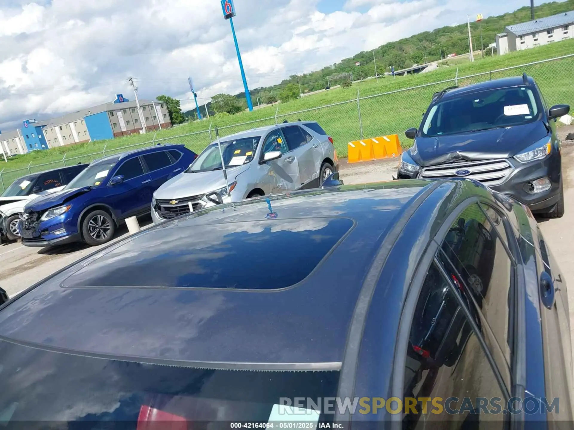 17 Photograph of a damaged car 19UUB2F61KA000932 ACURA TLX 2019