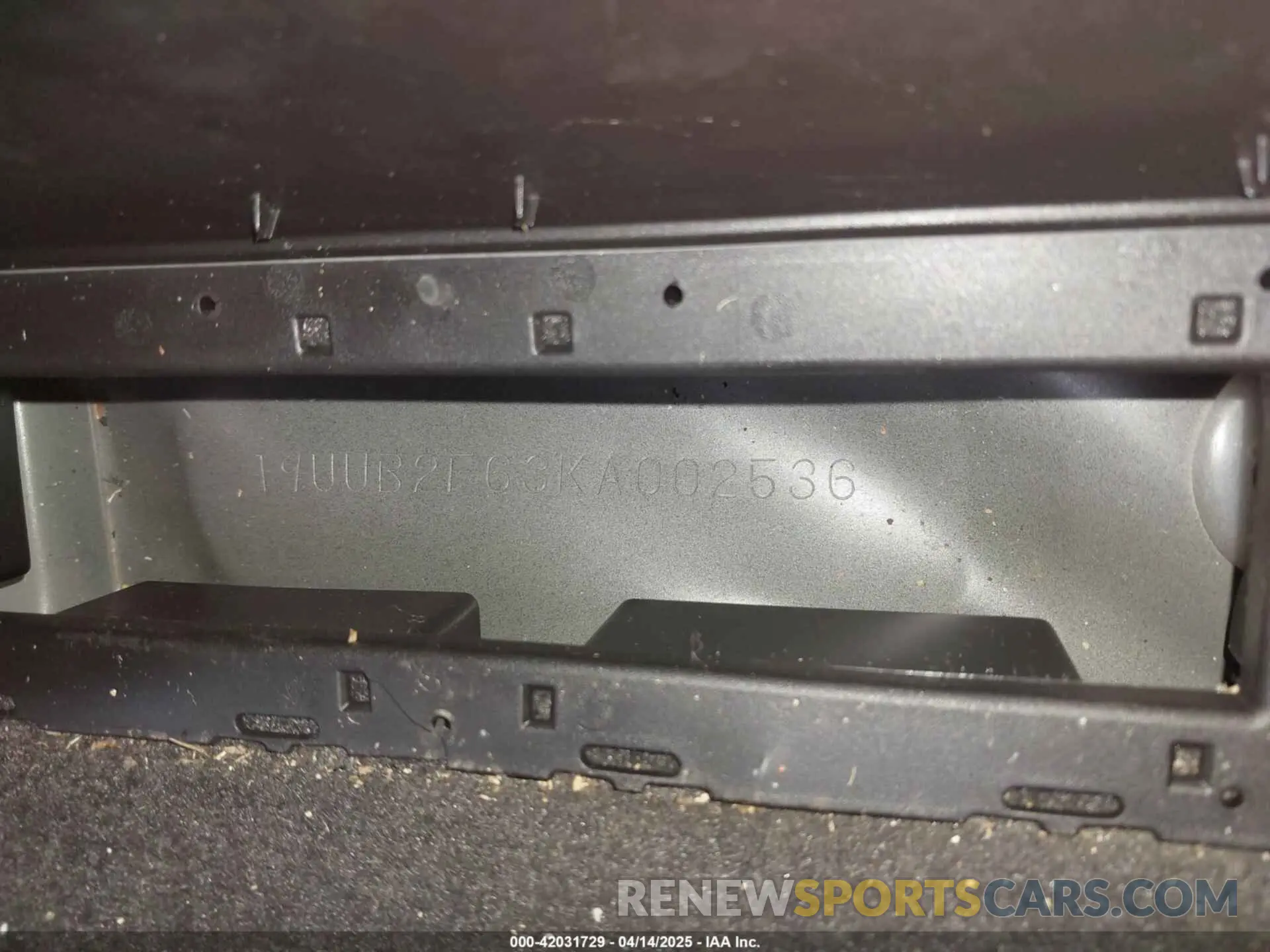 9 Photograph of a damaged car 19UUB2F63KA002536 ACURA TLX 2019