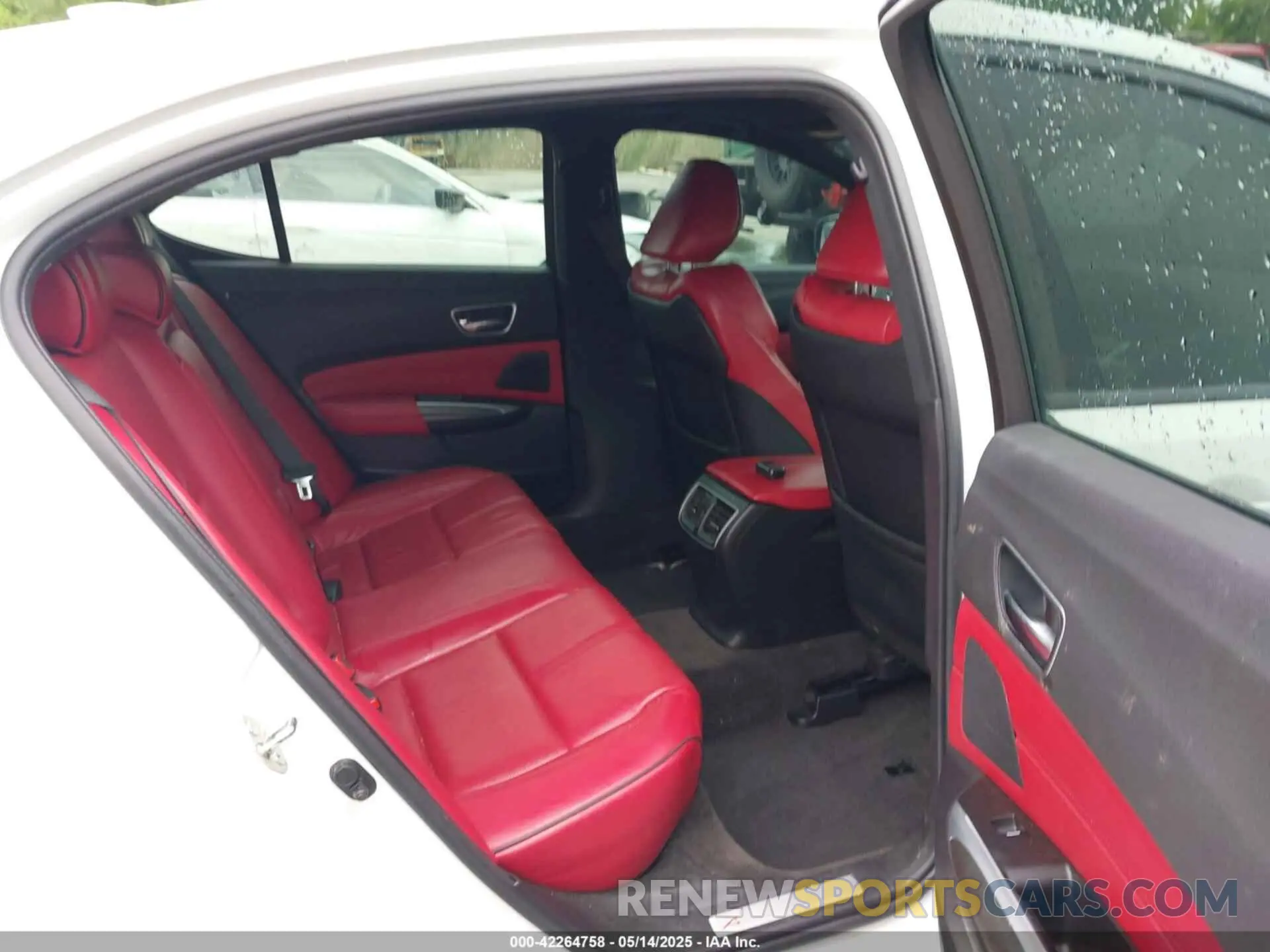8 Photograph of a damaged car 19UUB2F63KA004061 ACURA TLX 2019