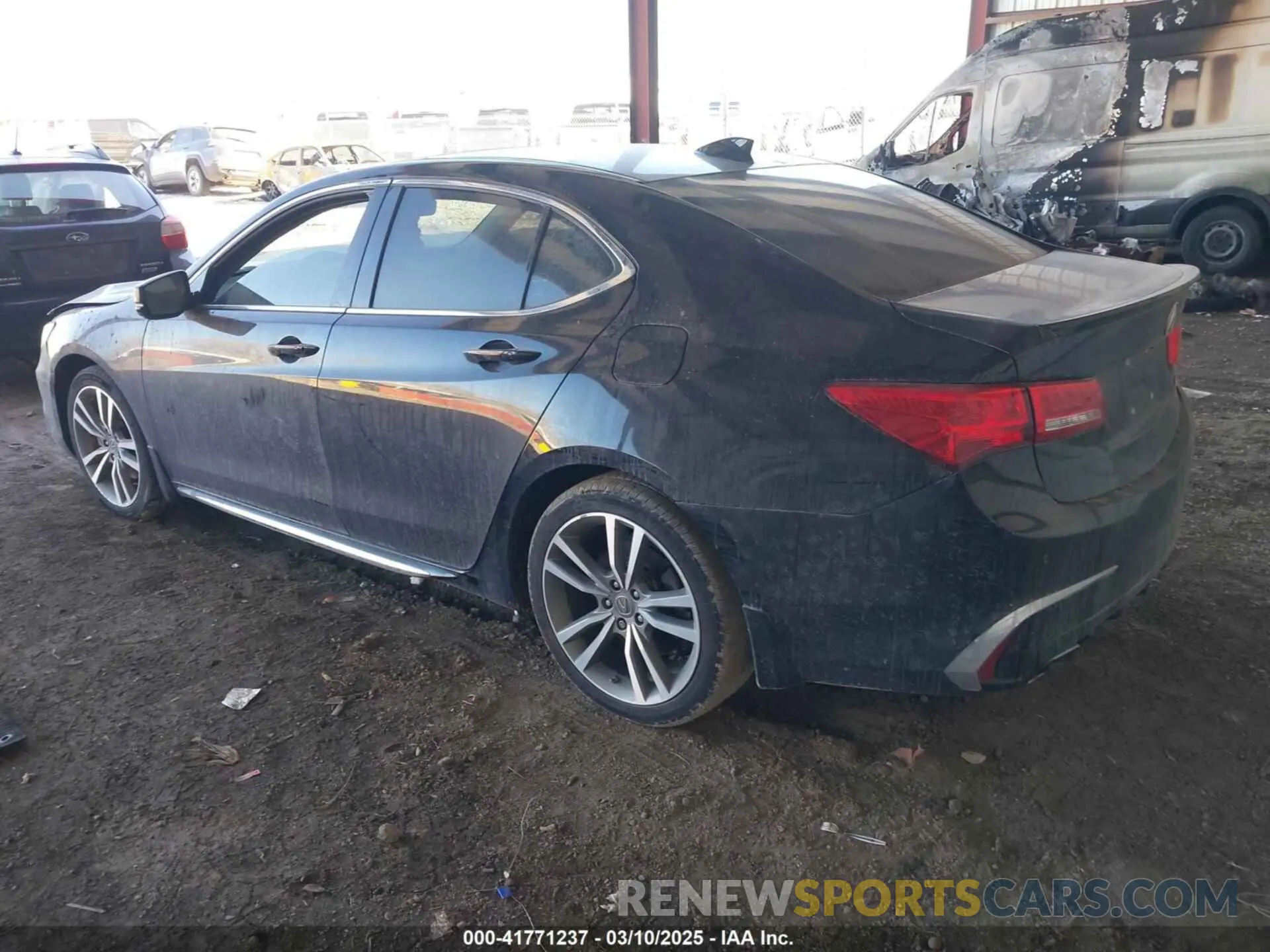 3 Фотография поврежденного автомобиля 19UUB2F85KA007870 ACURA TLX 2019