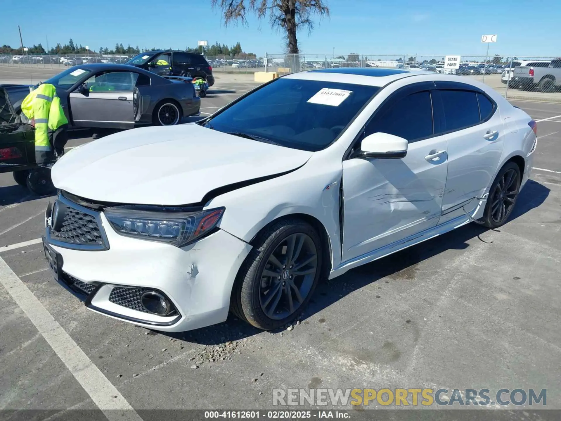 2 Фотография поврежденного автомобиля 19UUB3F65KA003595 ACURA TLX 2019