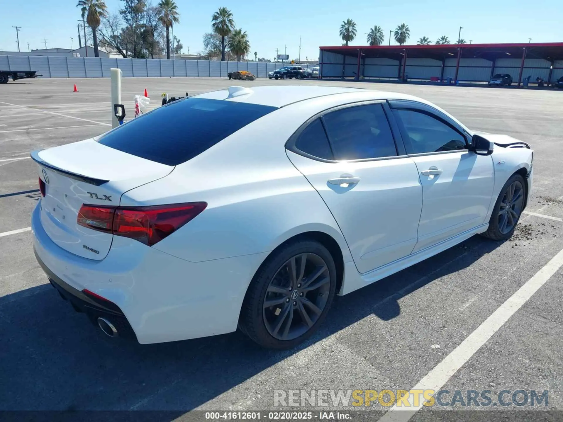 4 Фотография поврежденного автомобиля 19UUB3F65KA003595 ACURA TLX 2019