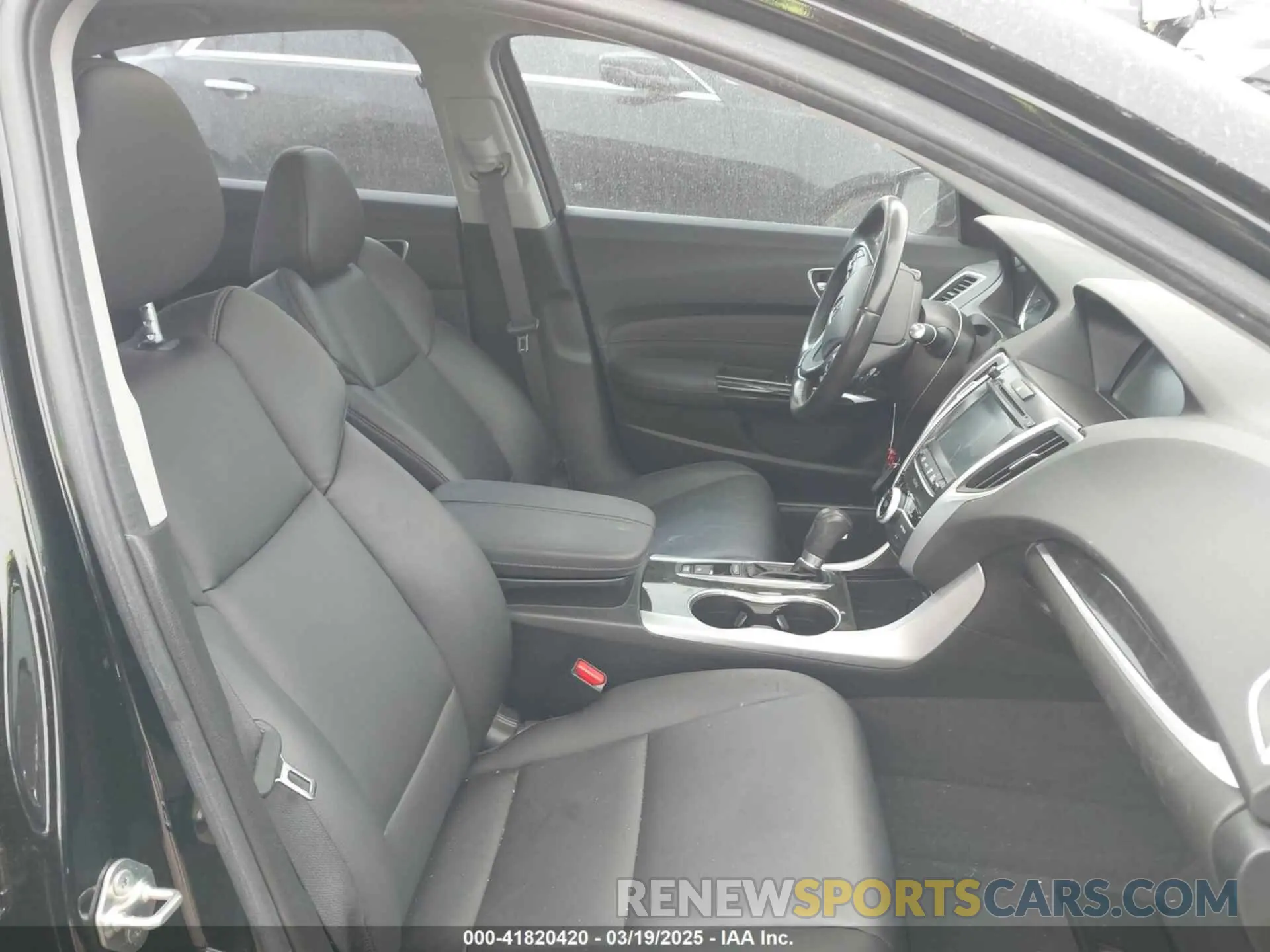 5 Photograph of a damaged car 19UUB1F32LA002657 ACURA TLX 2020