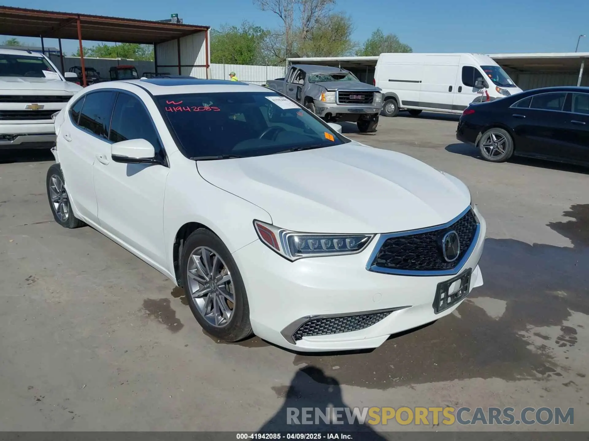 1 Фотография поврежденного автомобиля 19UUB1F32LA011682 ACURA TLX 2020