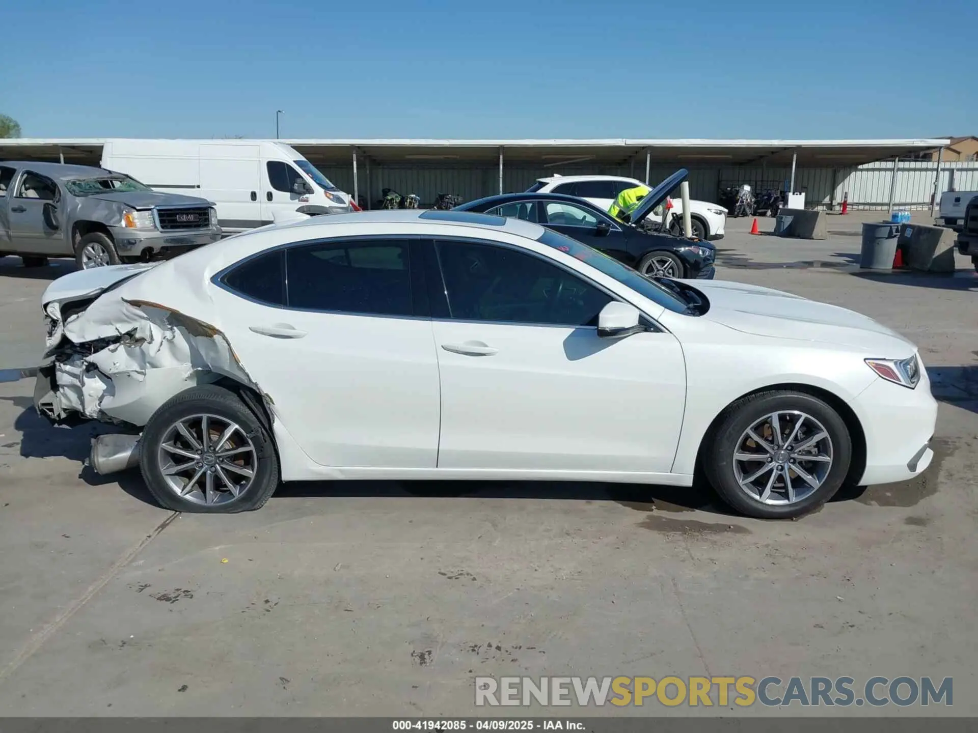 13 Фотография поврежденного автомобиля 19UUB1F32LA011682 ACURA TLX 2020
