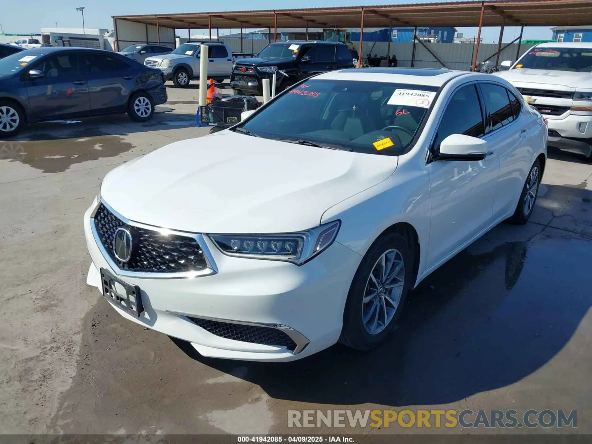 2 Фотография поврежденного автомобиля 19UUB1F32LA011682 ACURA TLX 2020