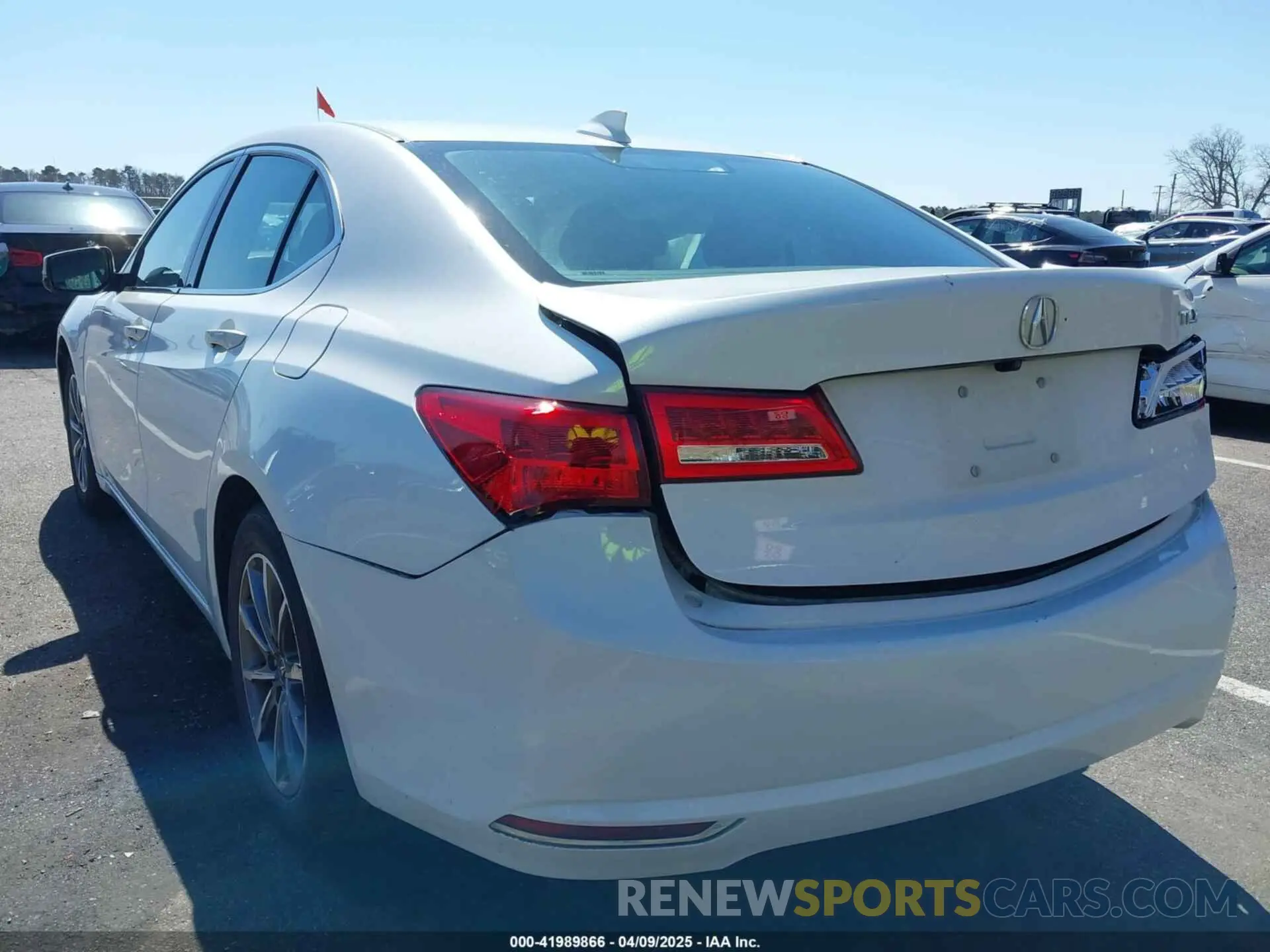 3 Фотография поврежденного автомобиля 19UUB1F35LA011126 ACURA TLX 2020