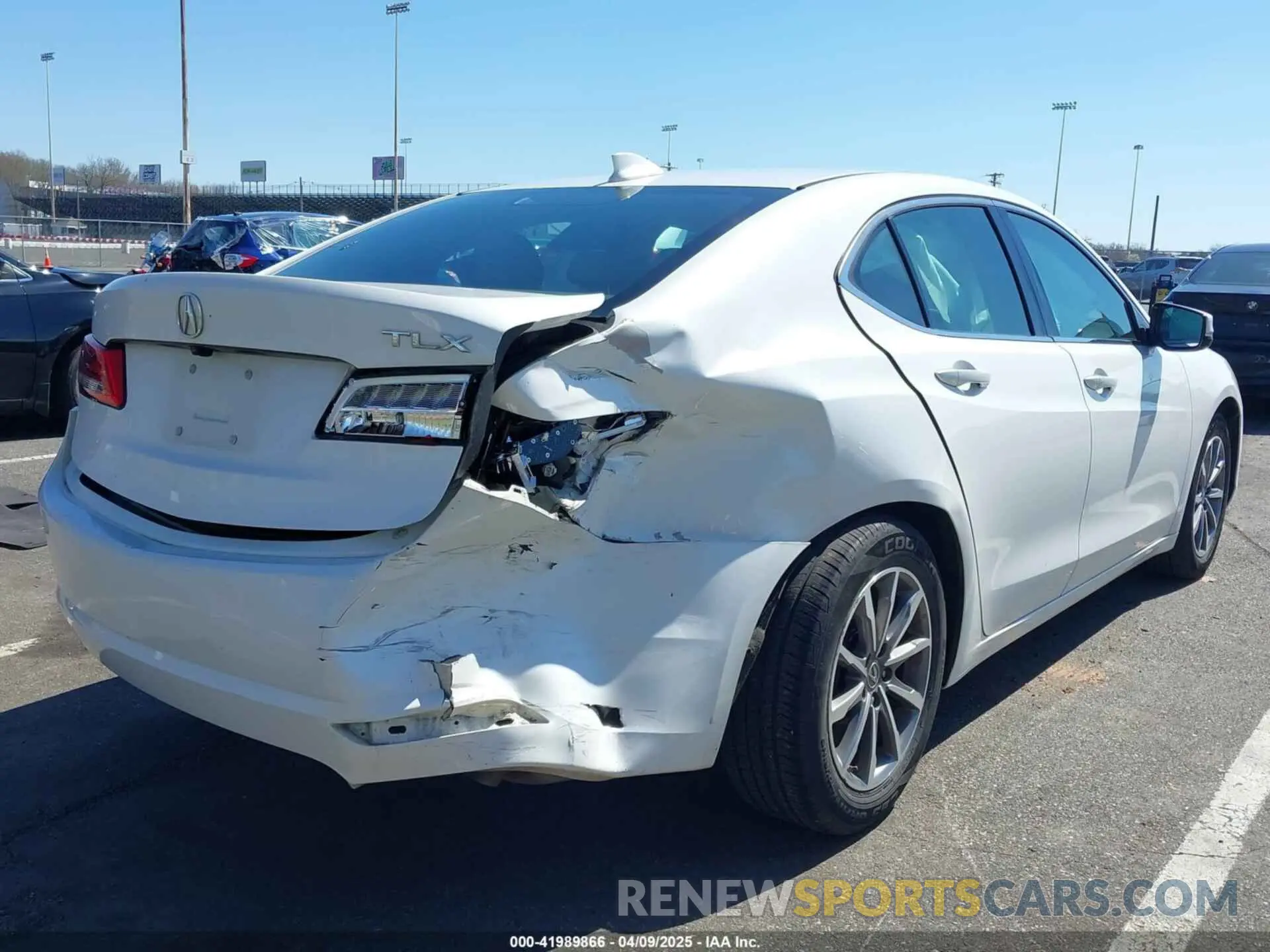 4 Фотография поврежденного автомобиля 19UUB1F35LA011126 ACURA TLX 2020