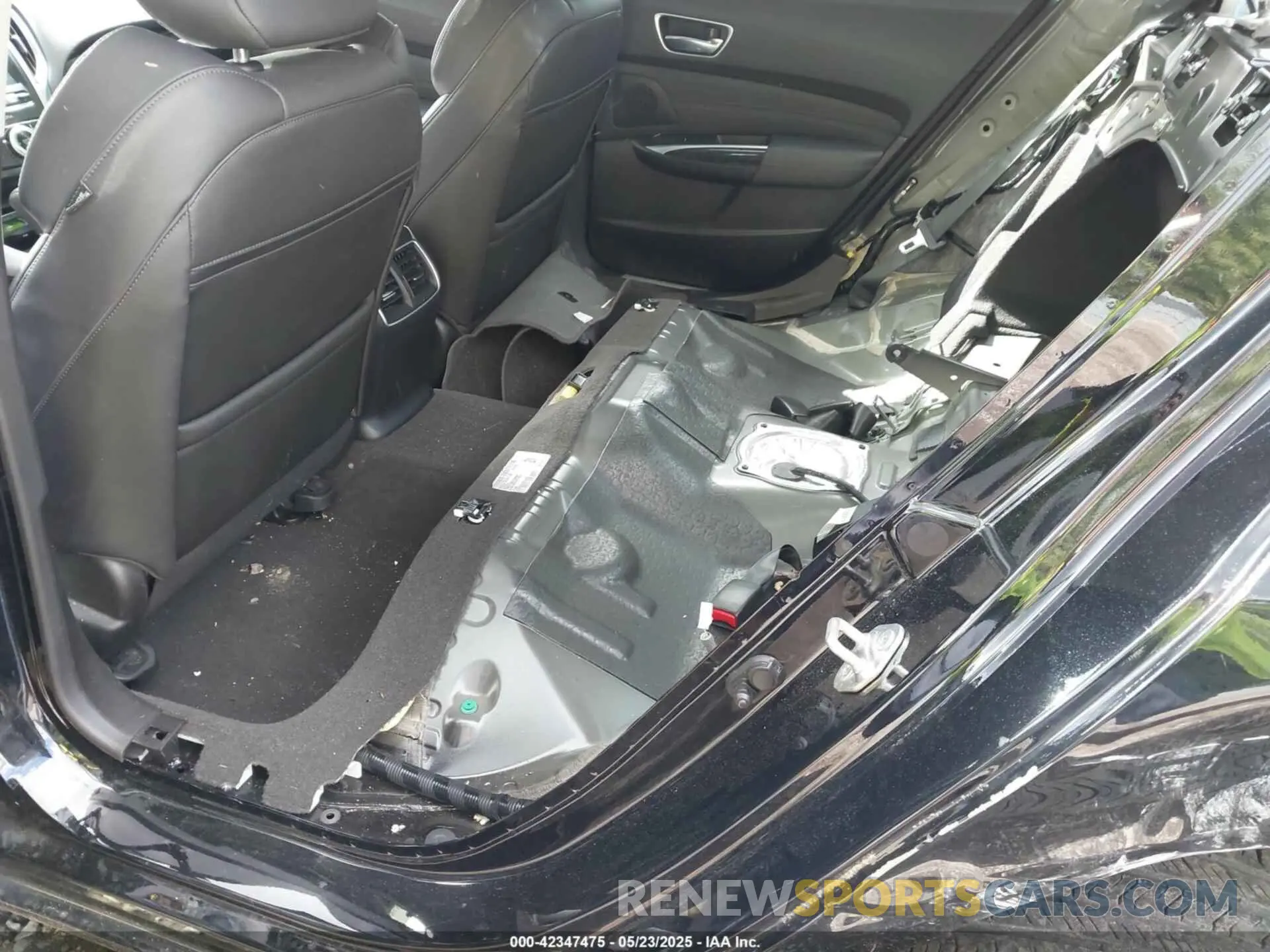 8 Photograph of a damaged car 19UUB1F50LA002285 ACURA TLX 2020