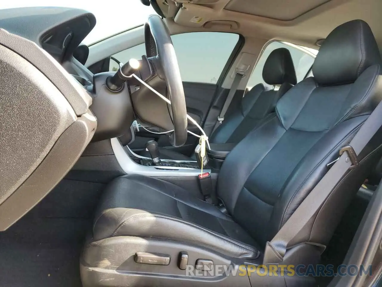 7 Photograph of a damaged car 19UUB1F55LA011192 ACURA TLX 2020