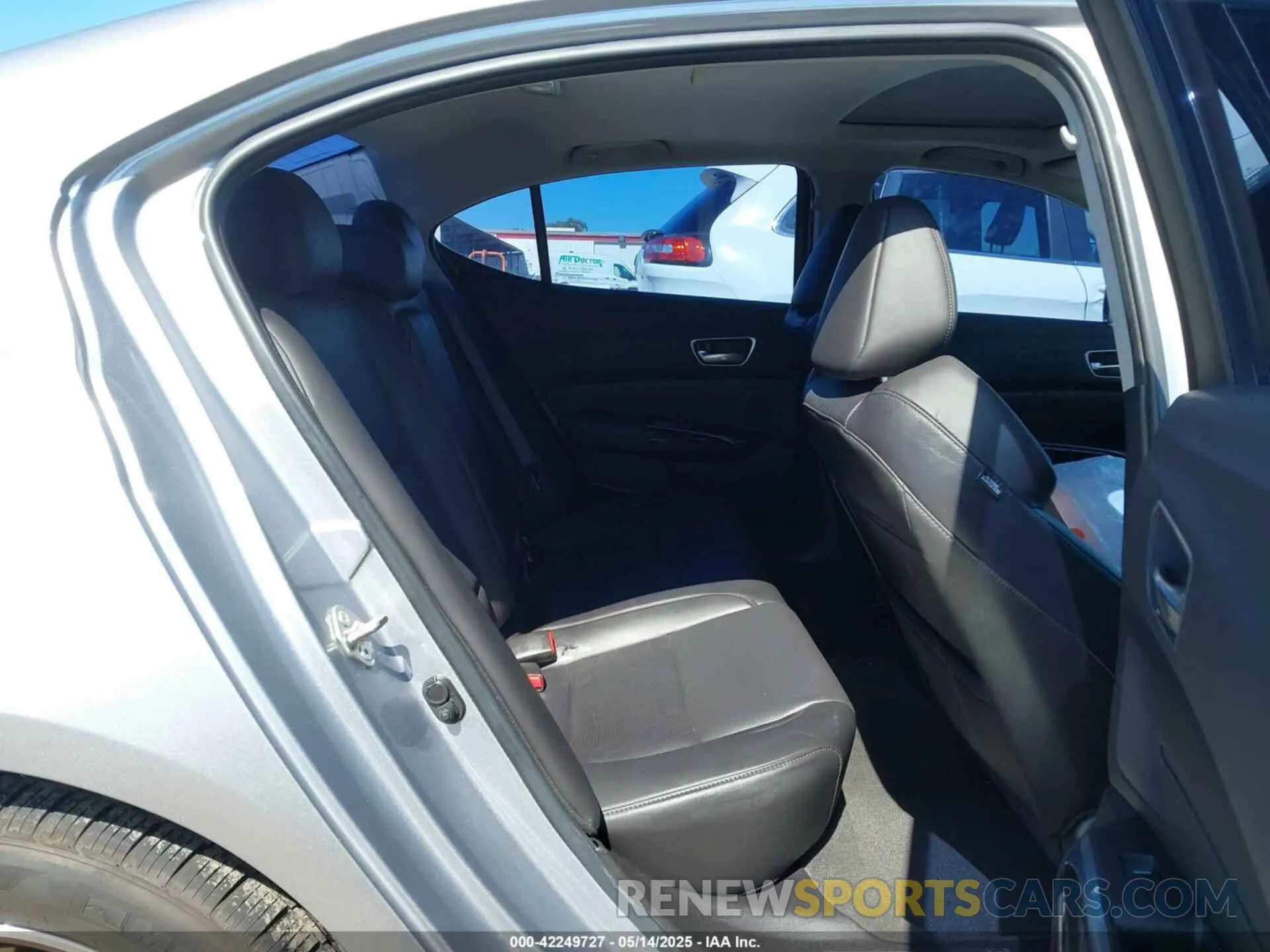 8 Photograph of a damaged car 19UUB1F55LA014853 ACURA TLX 2020