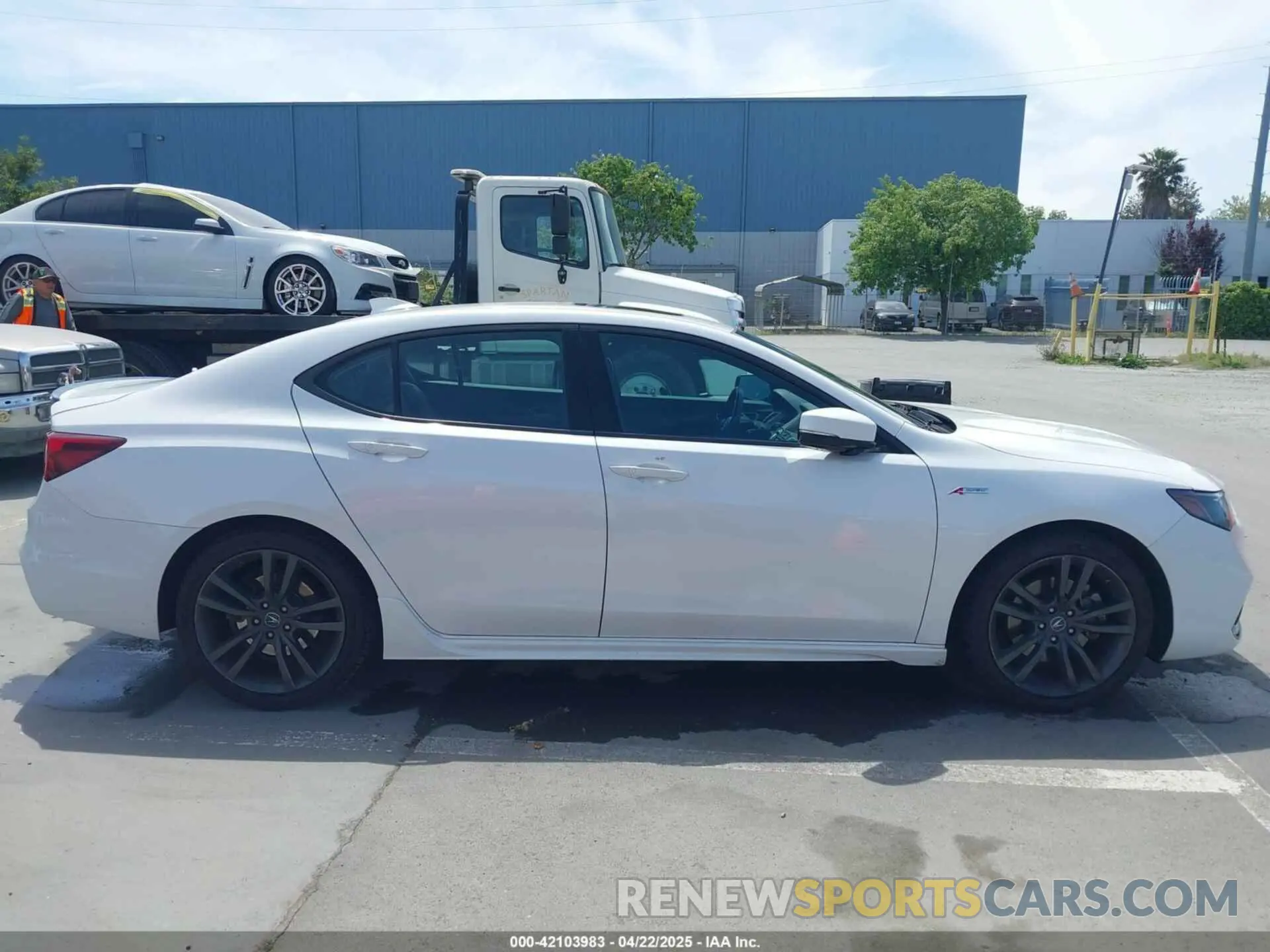 12 Фотография поврежденного автомобиля 19UUB1F62LA008629 ACURA TLX 2020