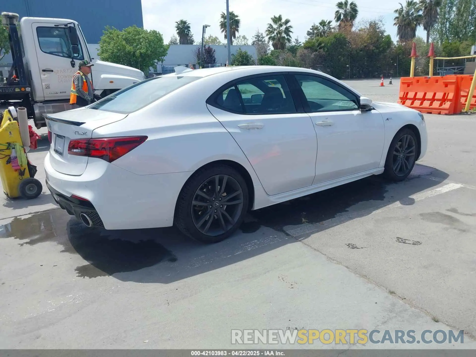 4 Фотография поврежденного автомобиля 19UUB1F62LA008629 ACURA TLX 2020