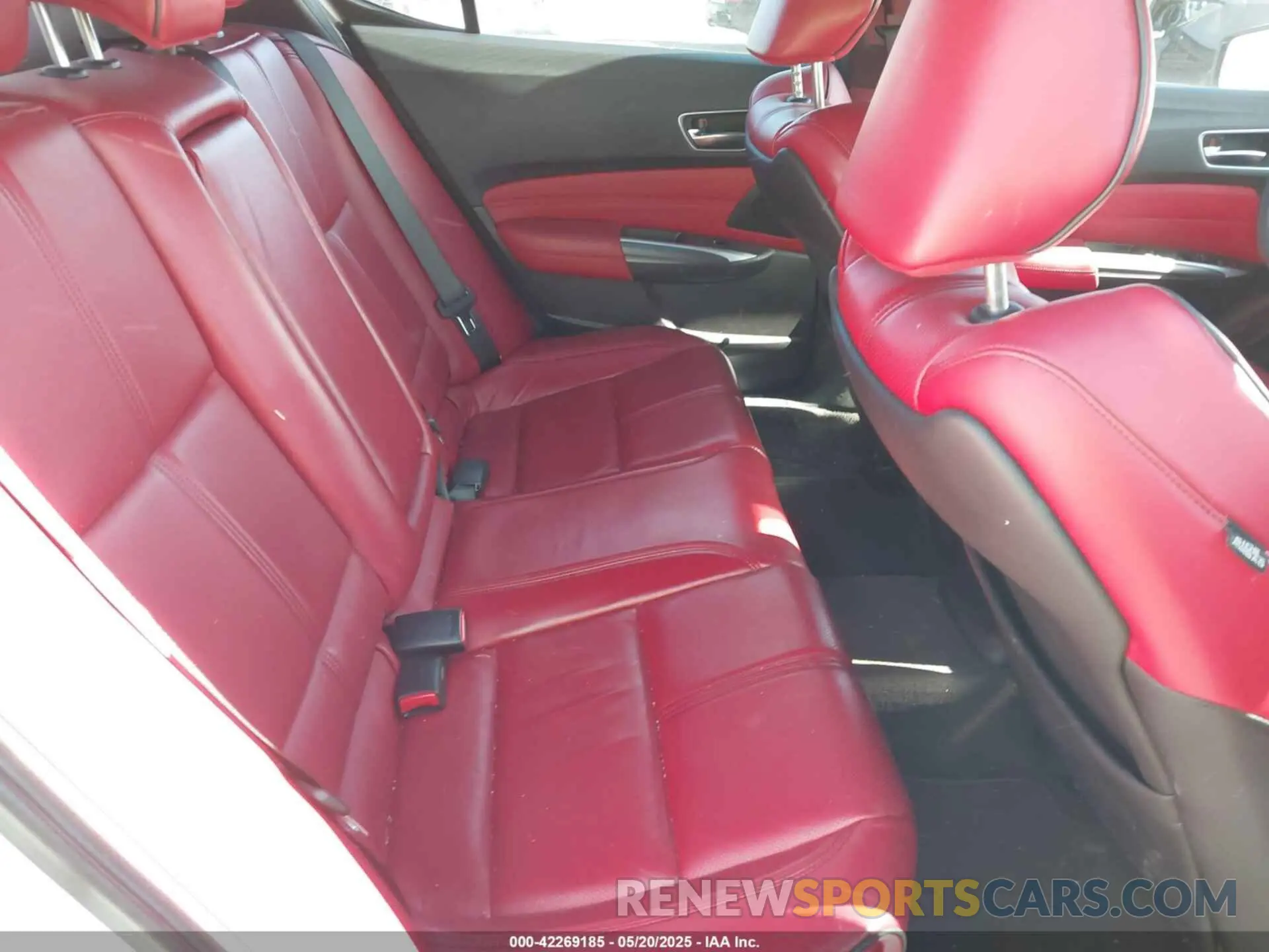 8 Photograph of a damaged car 19UUB1F64LA009815 ACURA TLX 2020