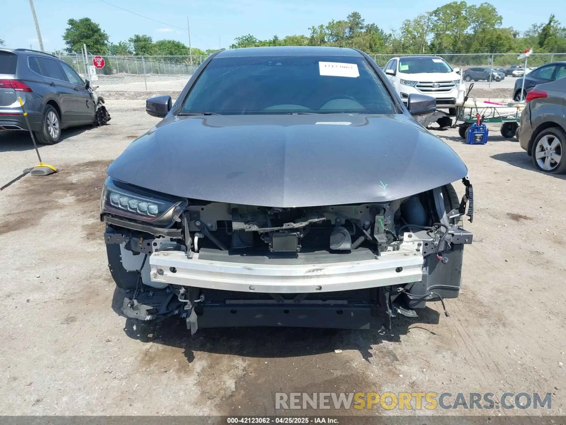 12 Фотография поврежденного автомобиля 19UUB1F66LA000520 ACURA TLX 2020