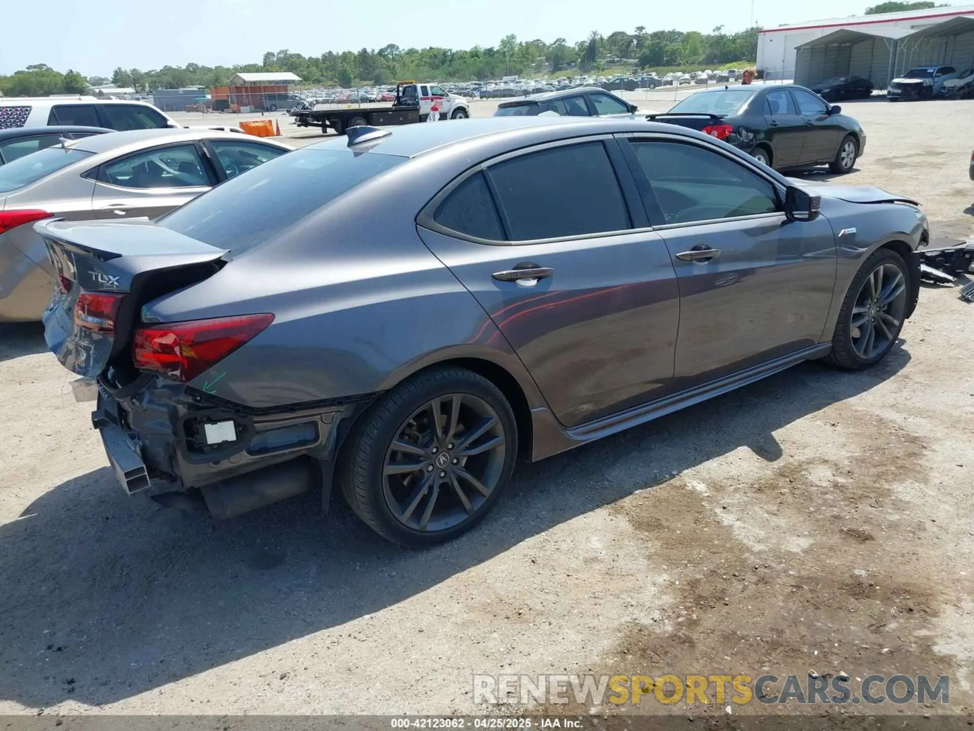 4 Фотография поврежденного автомобиля 19UUB1F66LA000520 ACURA TLX 2020