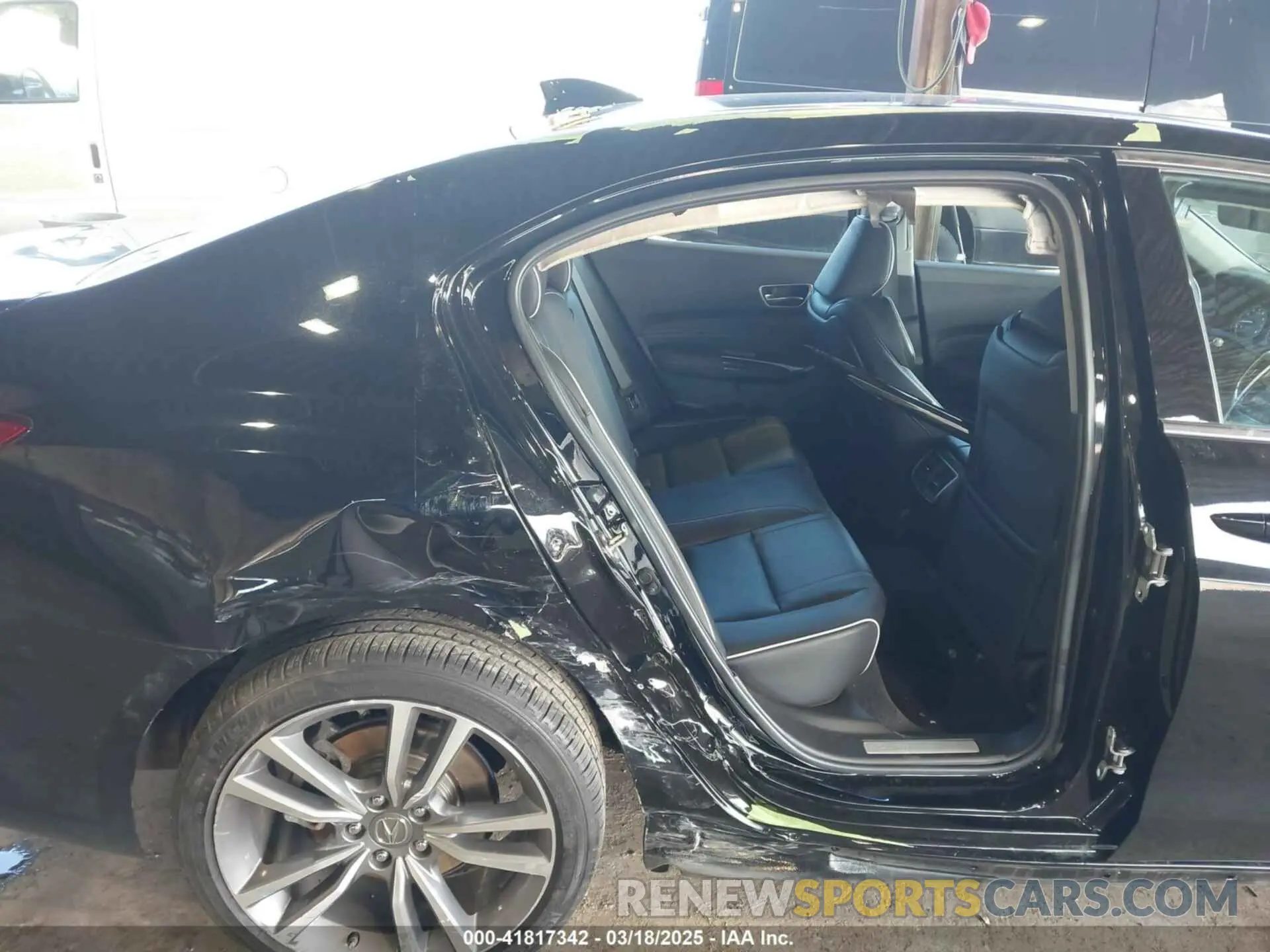 6 Photograph of a damaged car 19UUB2F41LA005077 ACURA TLX 2020