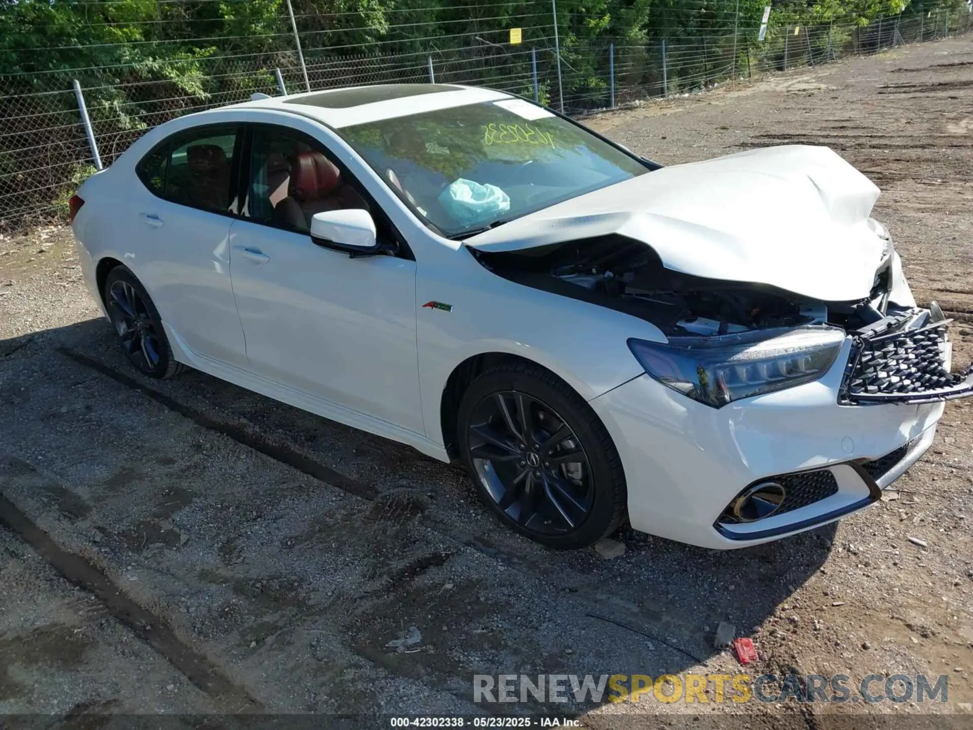 1 Фотография поврежденного автомобиля 19UUB2F66LA002614 ACURA TLX 2020