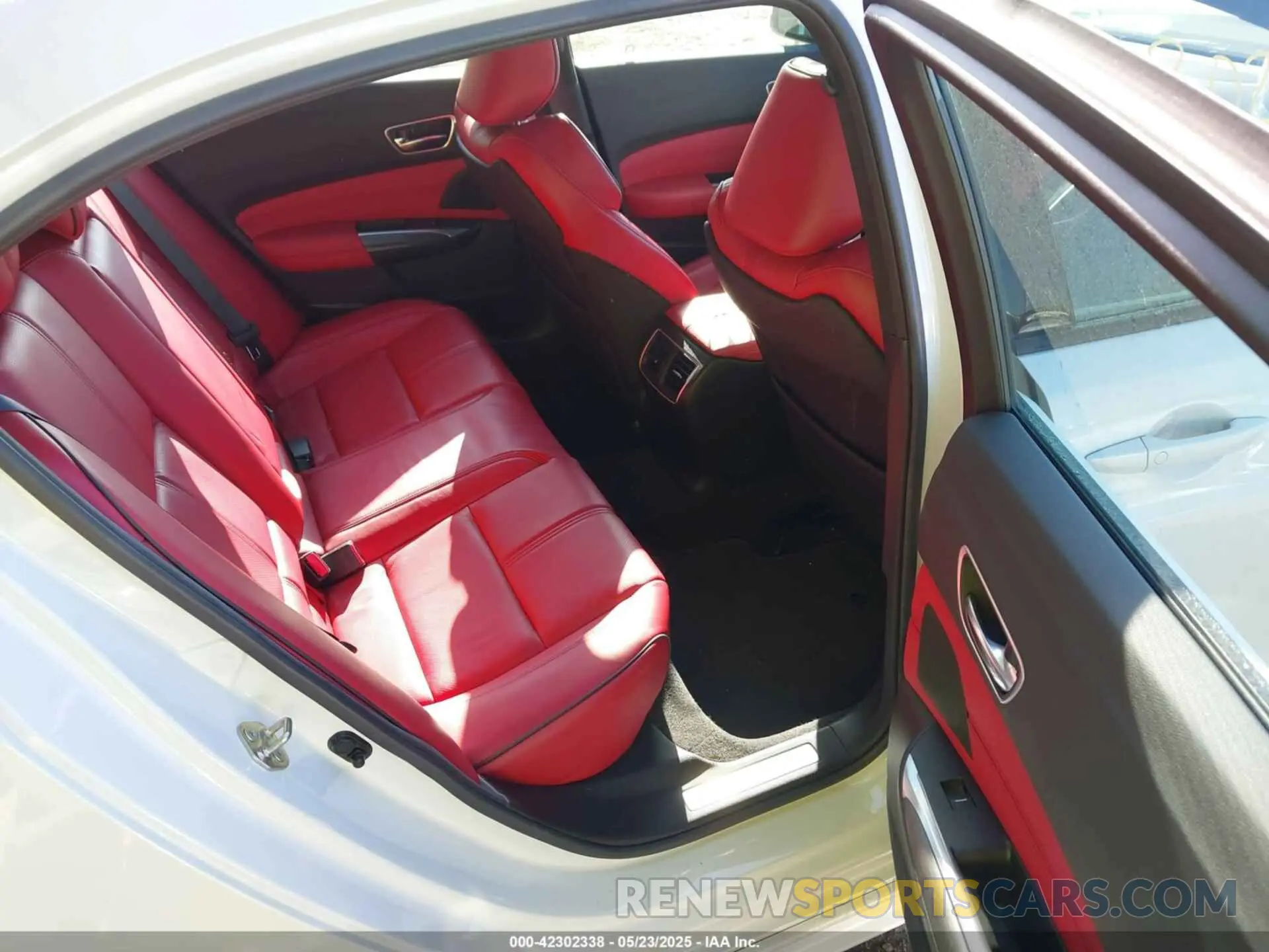 8 Фотография поврежденного автомобиля 19UUB2F66LA002614 ACURA TLX 2020