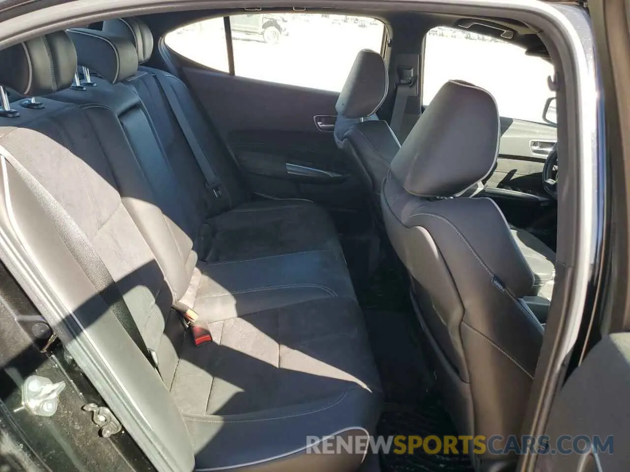 10 Photograph of a damaged car 19UUB3F61LA002283 ACURA TLX 2020