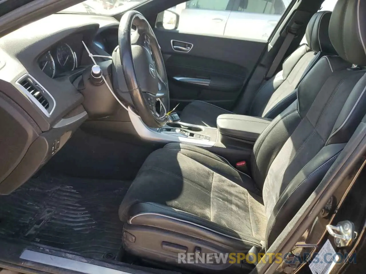 7 Photograph of a damaged car 19UUB3F61LA002283 ACURA TLX 2020