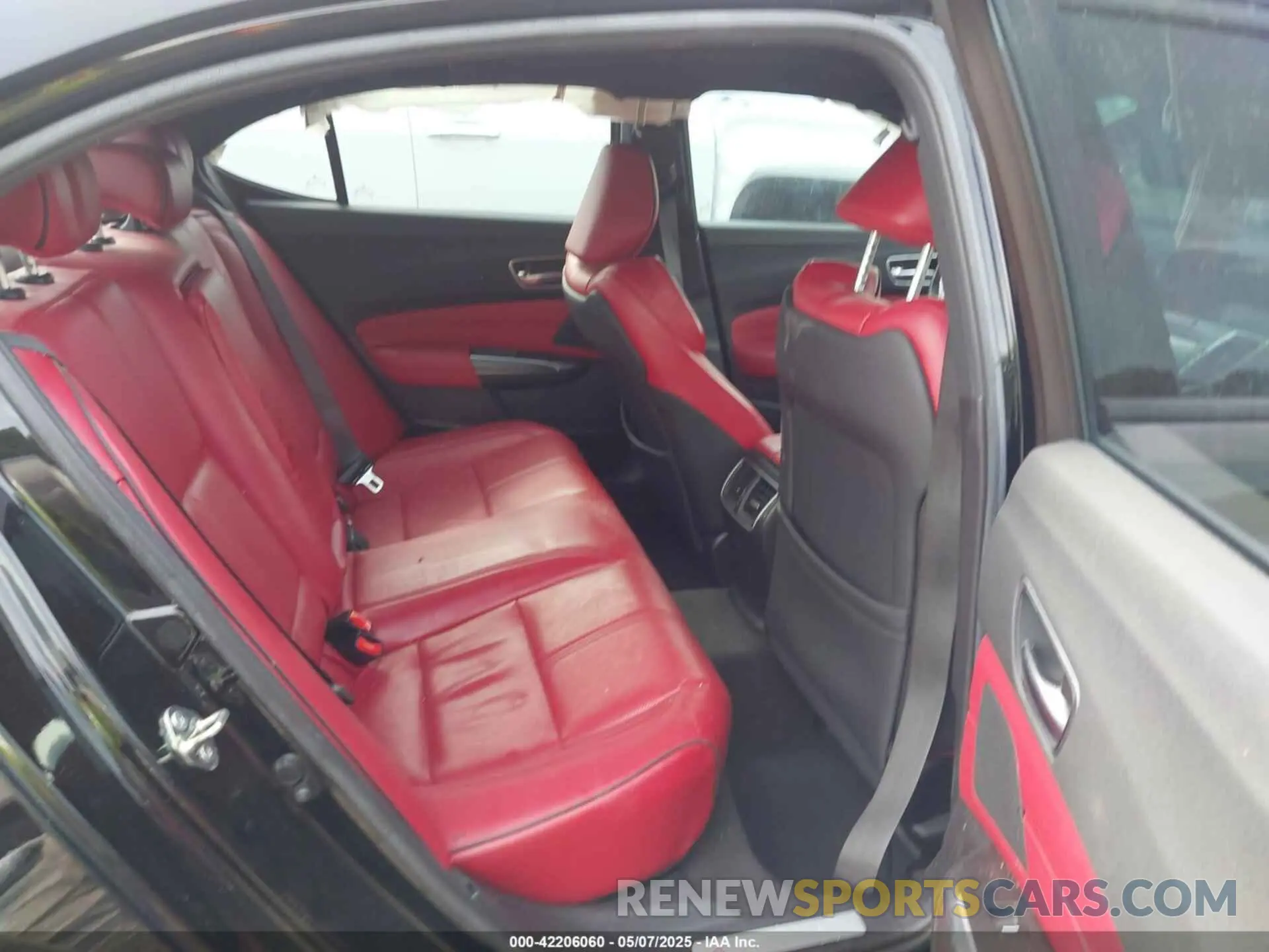 8 Photograph of a damaged car 19UUB3F62LA002387 ACURA TLX 2020