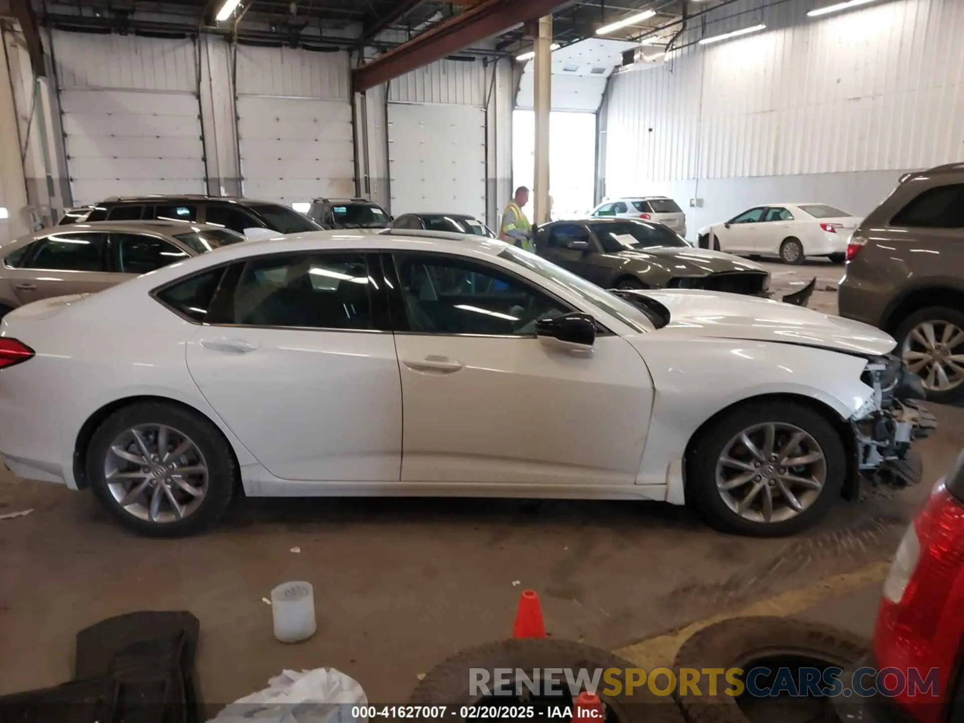 13 Фотография поврежденного автомобиля 19UUB5F33MA013207 ACURA TLX 2021