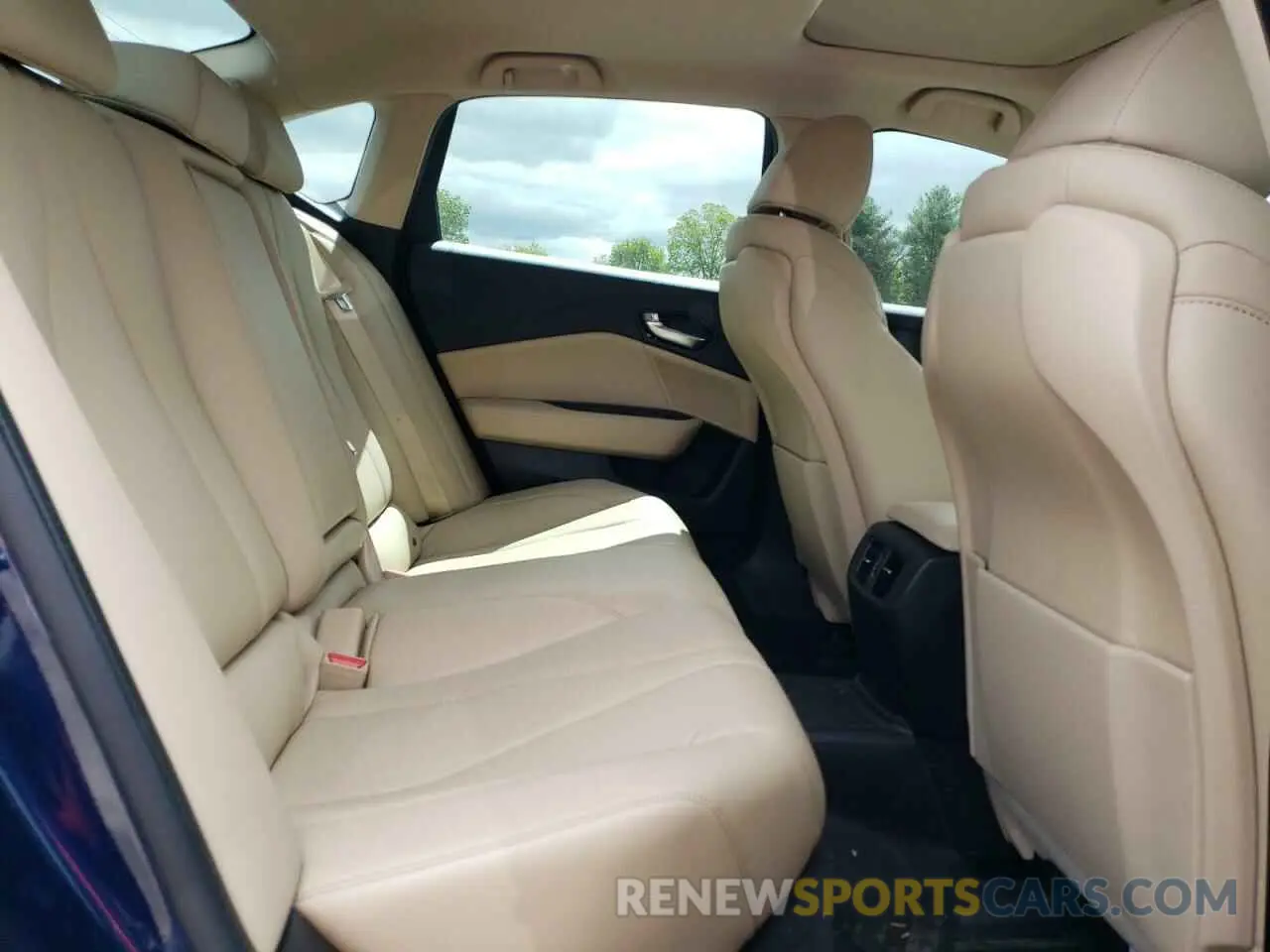 10 Photograph of a damaged car 19UUB5F35MA004394 ACURA TLX 2021