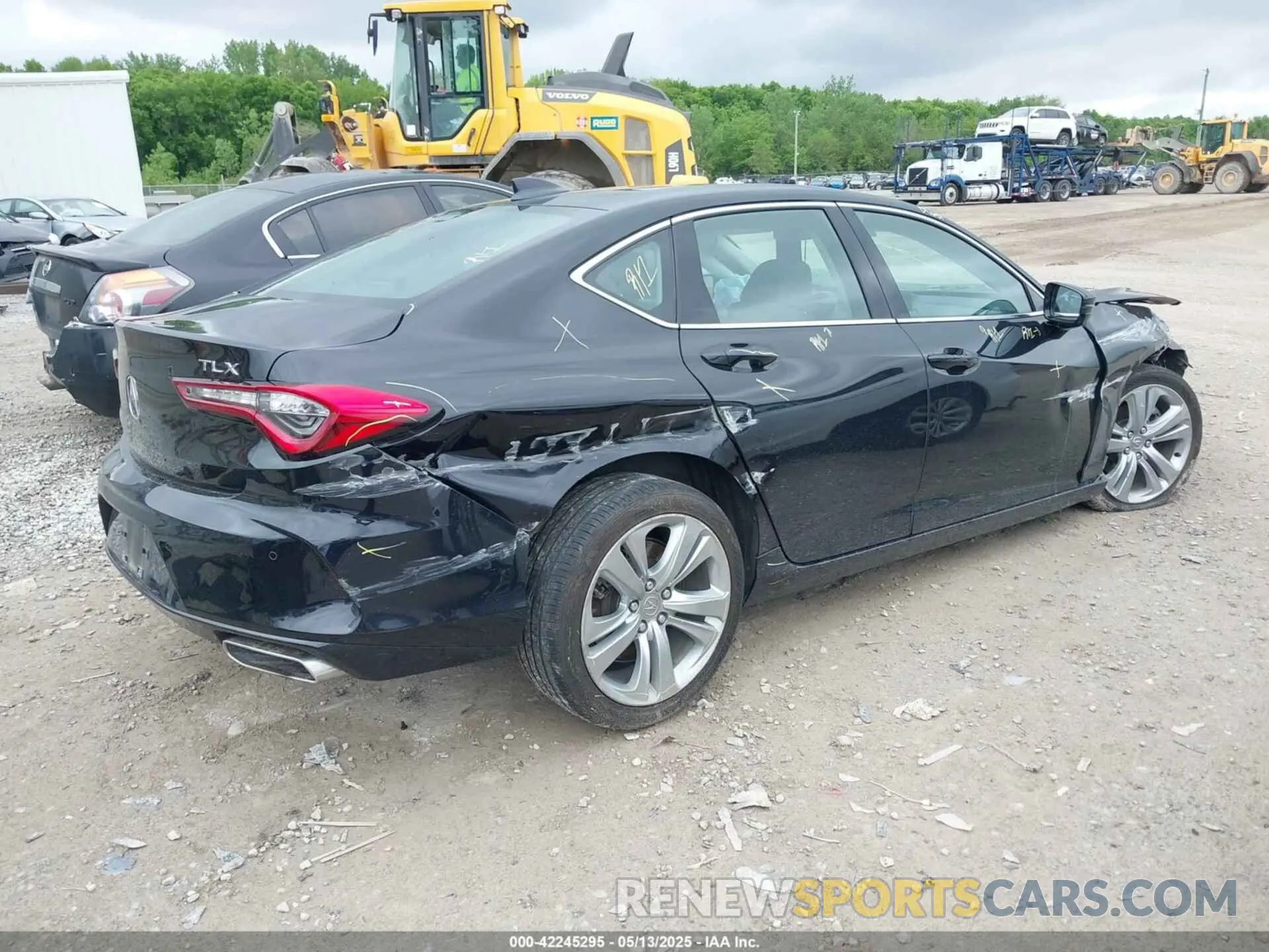 4 Photograph of a damaged car 19UUB5F42MA009559 ACURA TLX 2021