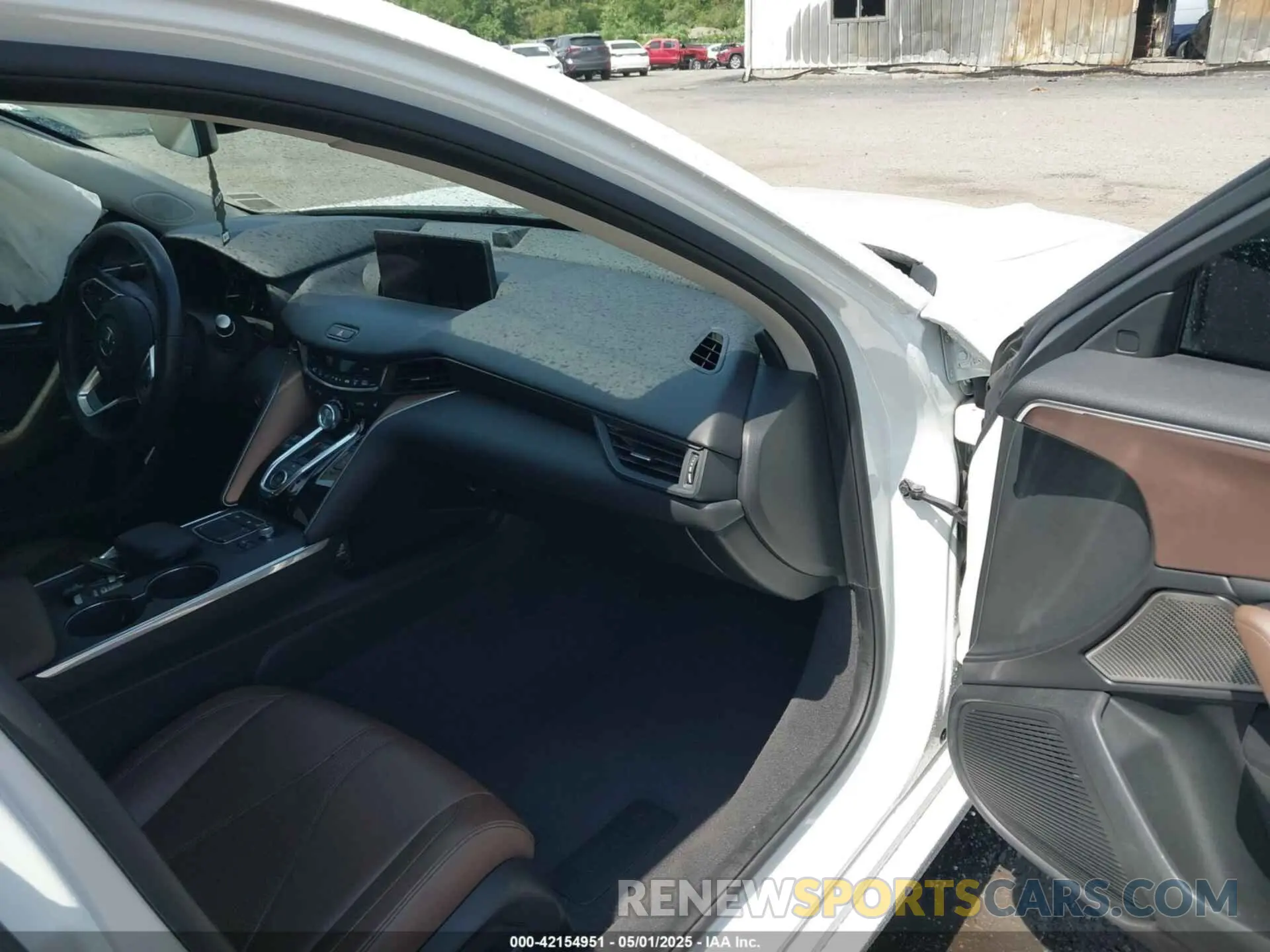 5 Photograph of a damaged car 19UUB5F42MA012008 ACURA TLX 2021