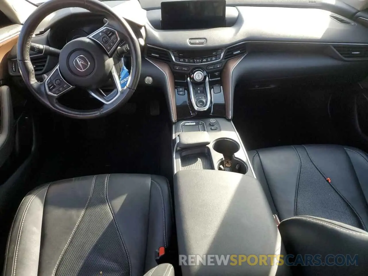 8 Photograph of a damaged car 19UUB5F43MA015175 ACURA TLX 2021
