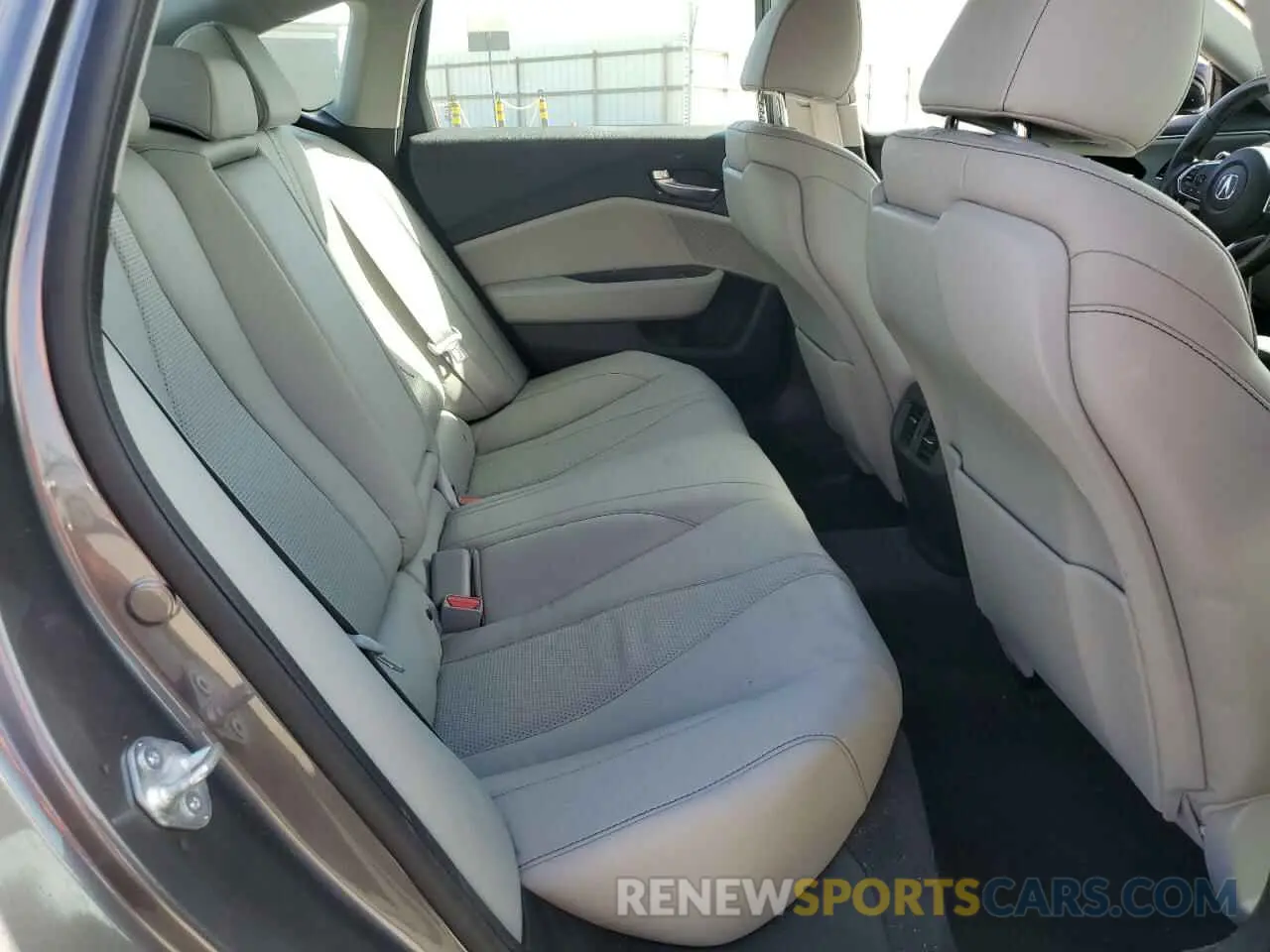 11 Photograph of a damaged car 19UUB5F46MA007605 ACURA TLX 2021