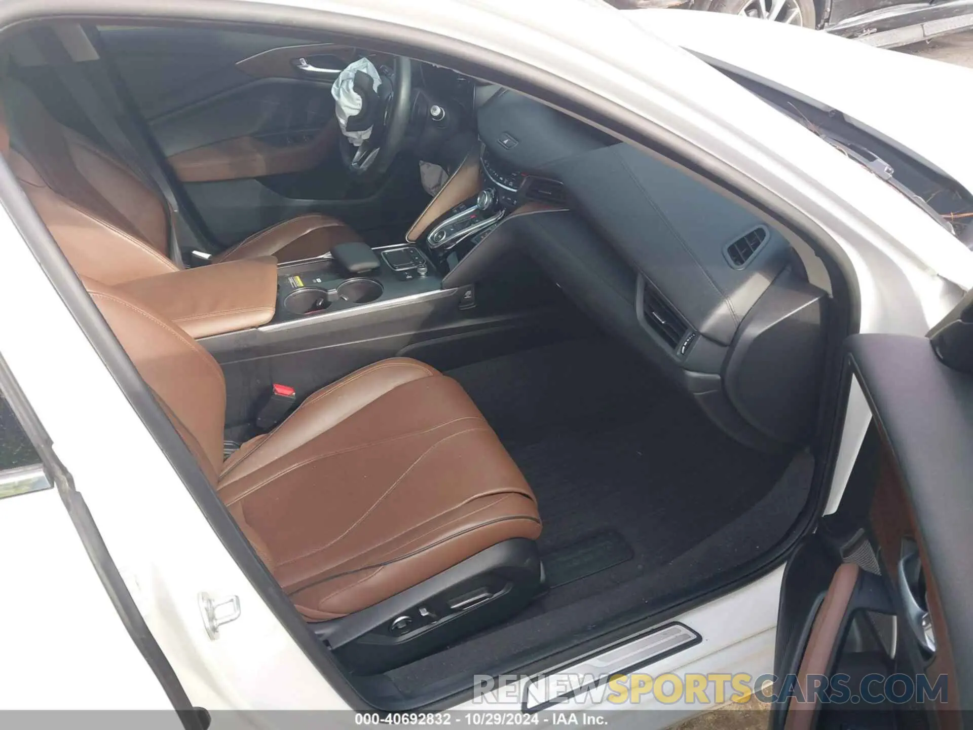 5 Photograph of a damaged car 19UUB5F60MA003776 ACURA TLX 2021