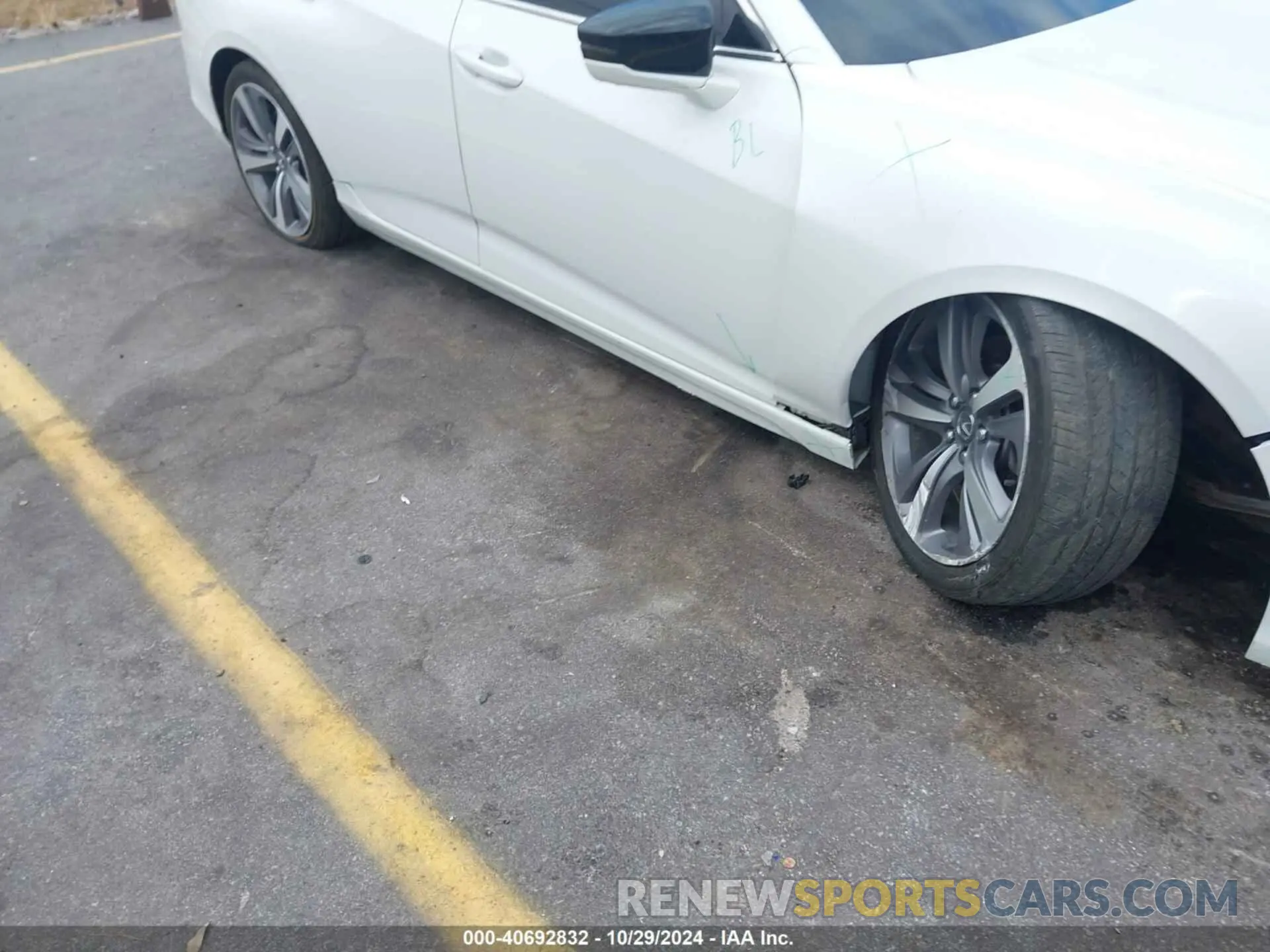 6 Photograph of a damaged car 19UUB5F60MA003776 ACURA TLX 2021