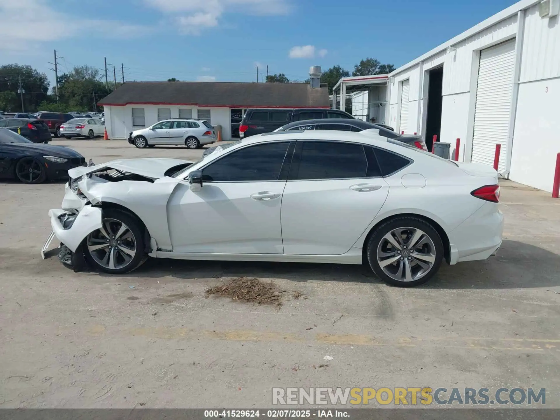 15 Фотография поврежденного автомобиля 19UUB5F63MA002895 ACURA TLX 2021