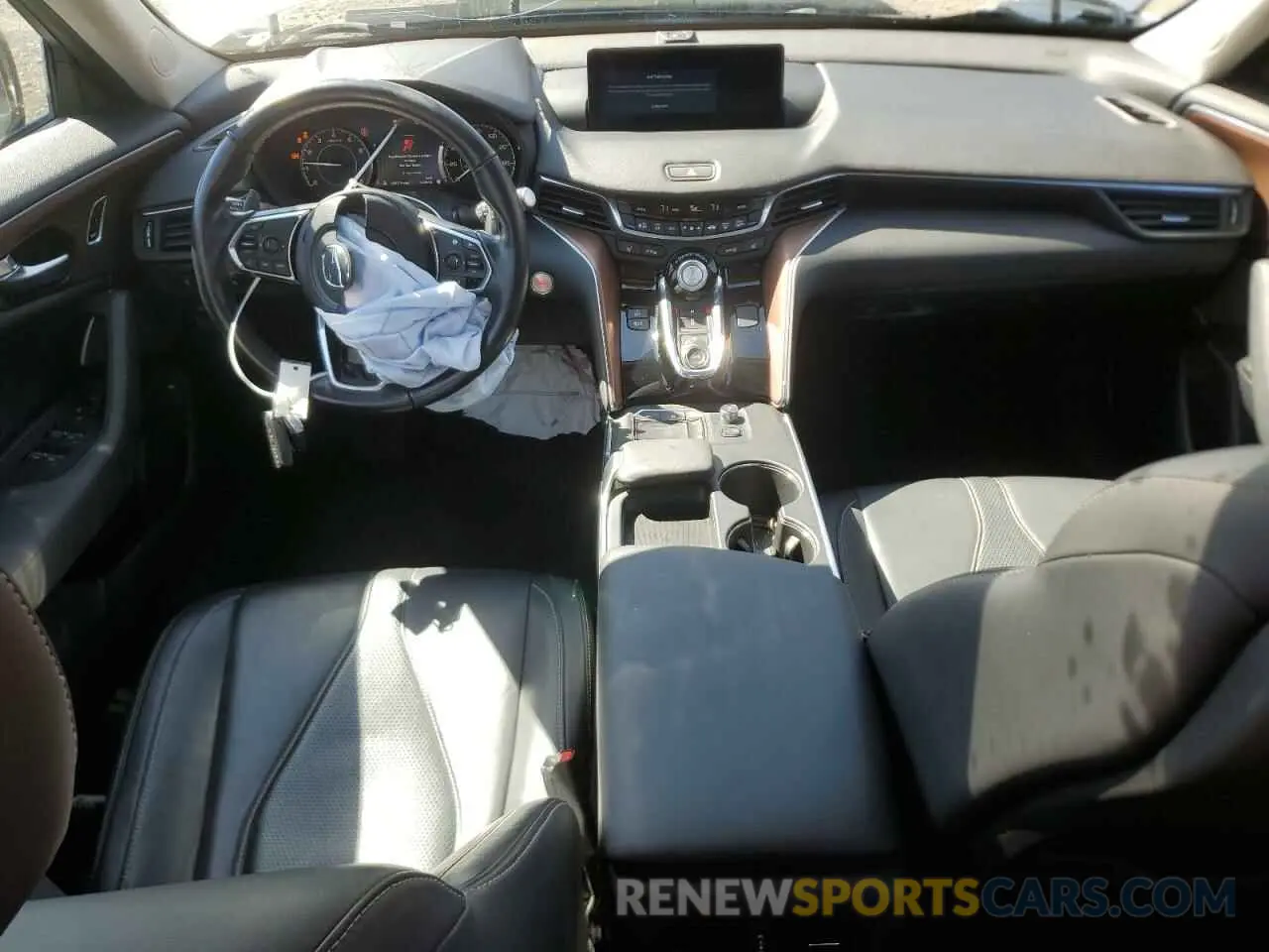 8 Photograph of a damaged car 19UUB6F43MA010418 ACURA TLX 2021