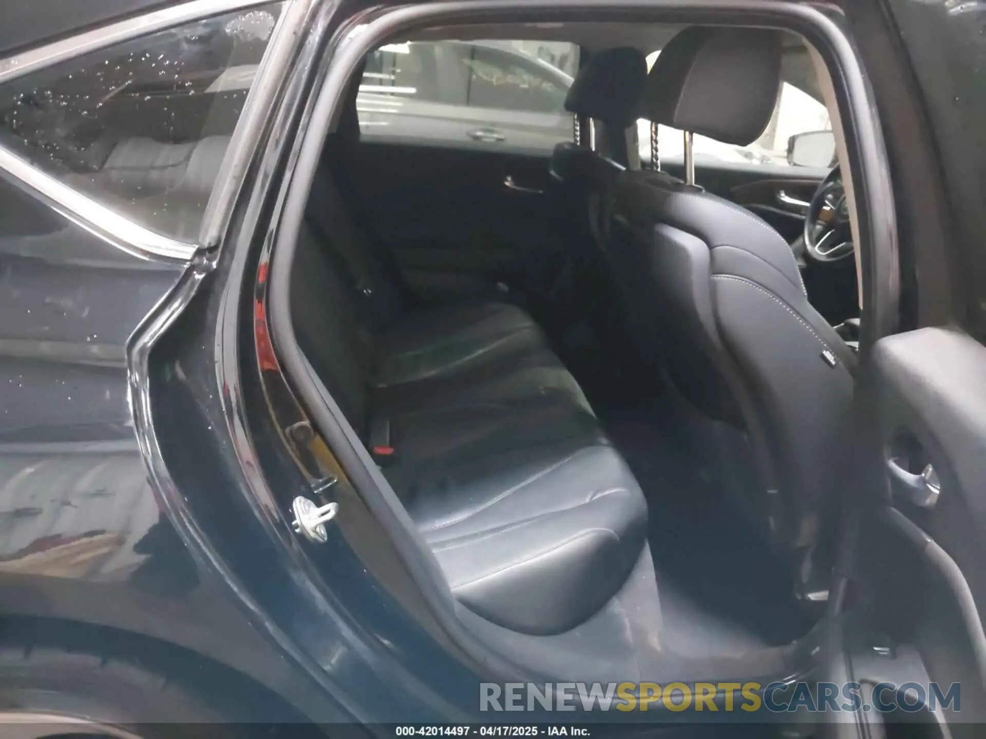 8 Photograph of a damaged car 19UUB6F47MA004430 ACURA TLX 2021