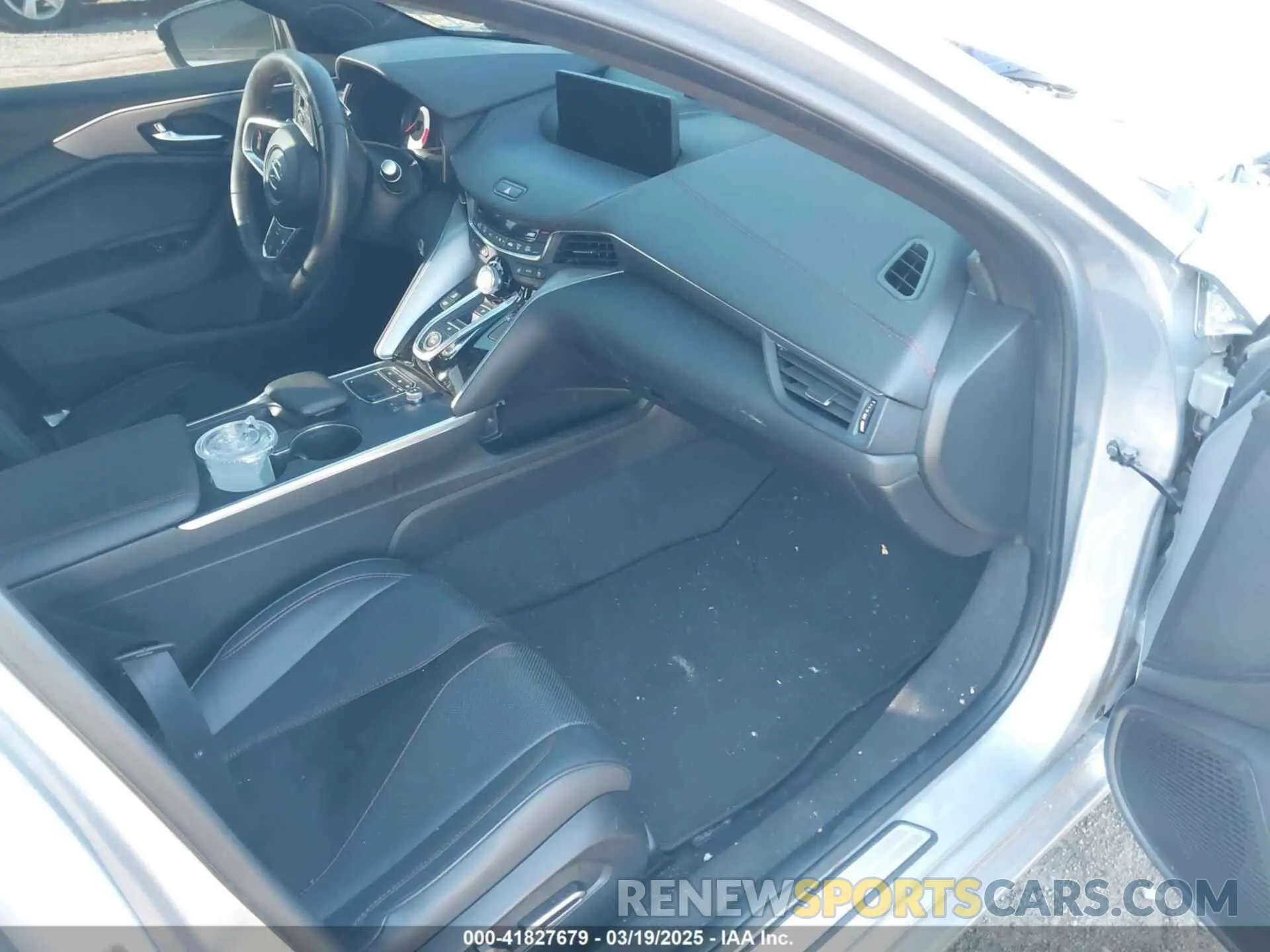 5 Photograph of a damaged car 19UUB6F51MA009292 ACURA TLX 2021