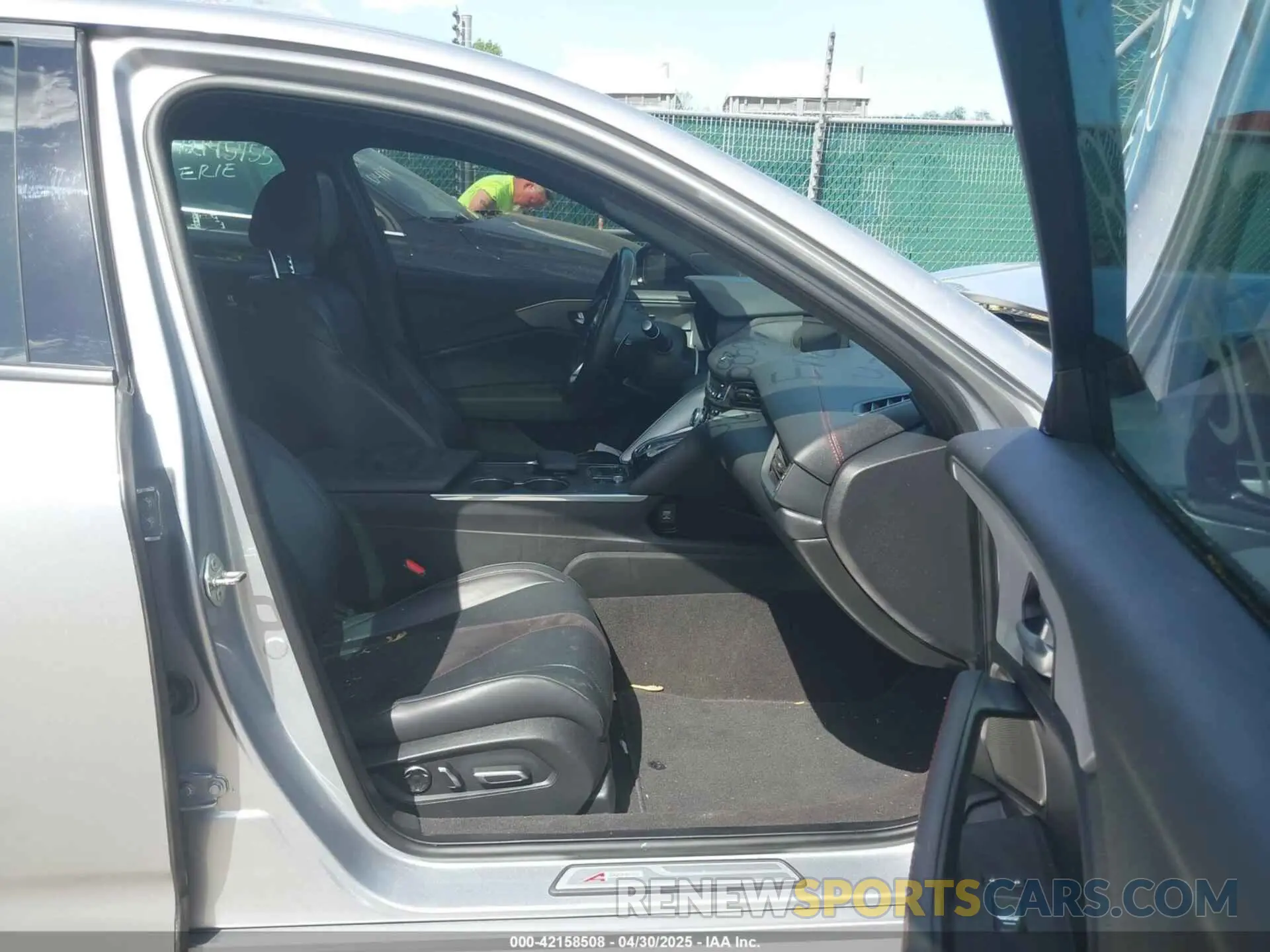 5 Photograph of a damaged car 19UUB6F53MA003252 ACURA TLX 2021